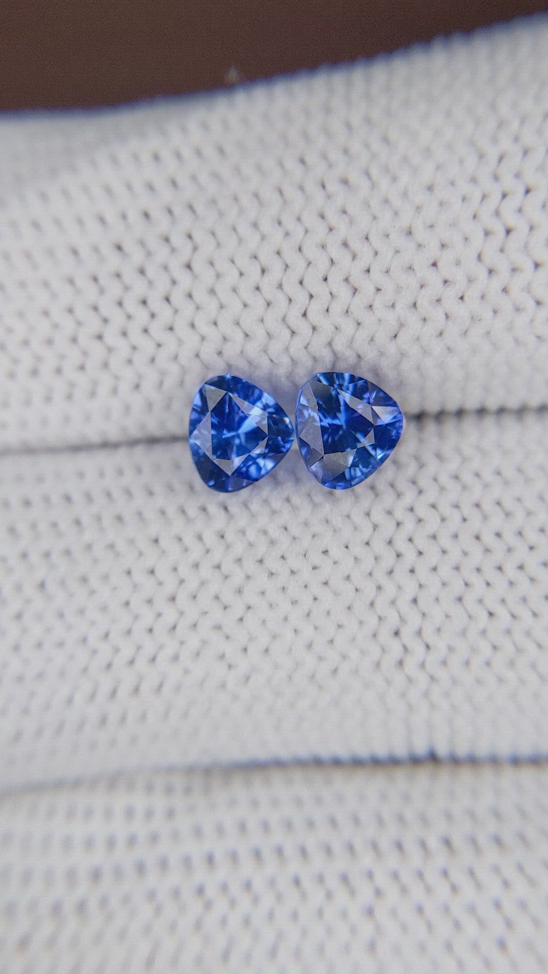 2.10&nbsp;Ct.Tw.Total Carat Weight Blue Sapphire Pair from Ceylon (Sri Lanka) Size Video