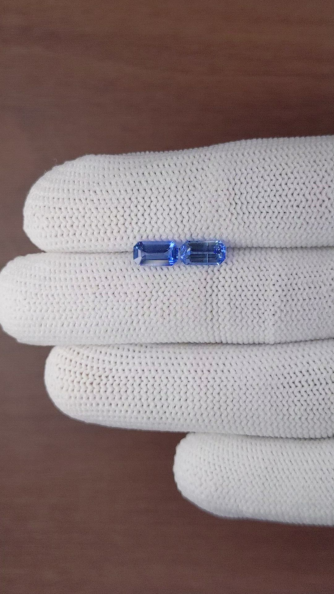 2.09&nbsp;Ct.Tw.Total Carat Weight Blue Sapphire Pair from Ceylon (Sri Lanka) Size Video