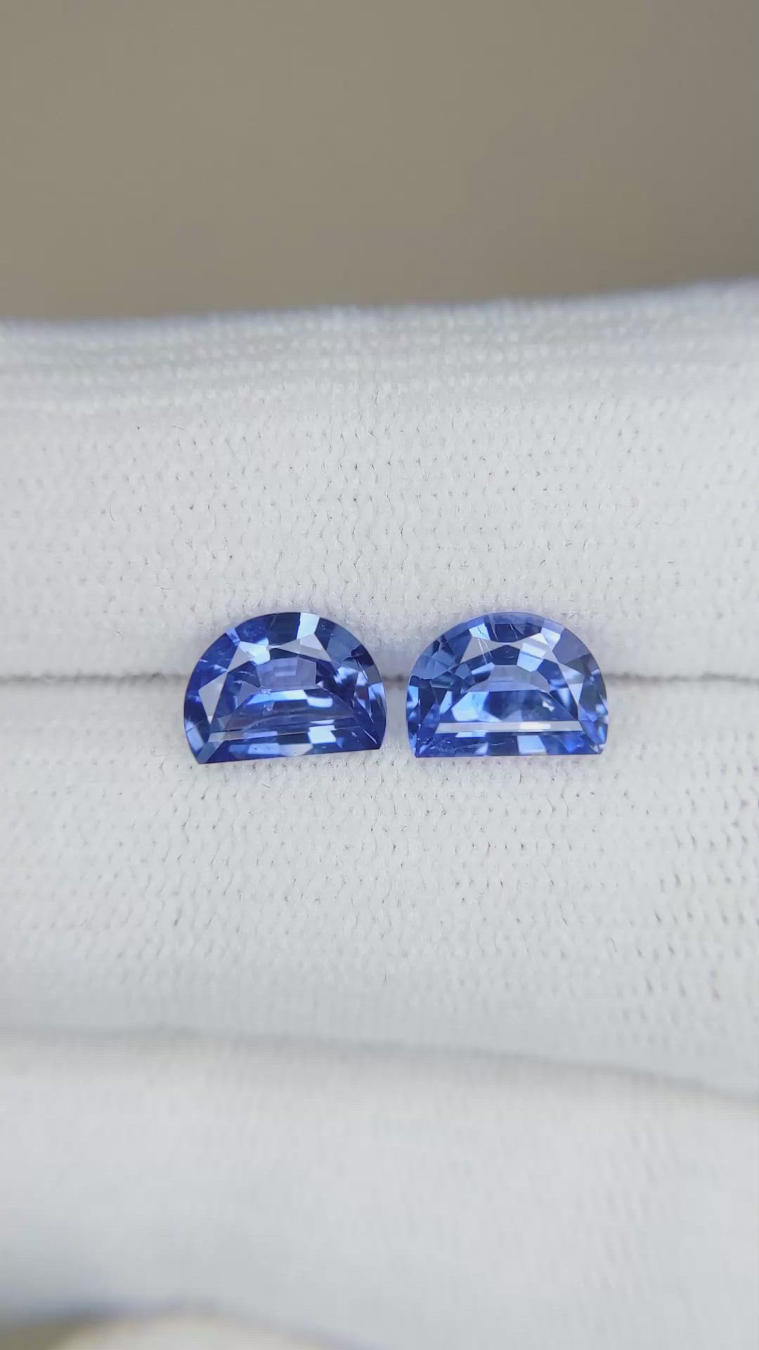 2.52&nbsp;Ct.Tw.Total Carat Weight Blue Sapphire Pair from Ceylon (Sri Lanka) Size Video