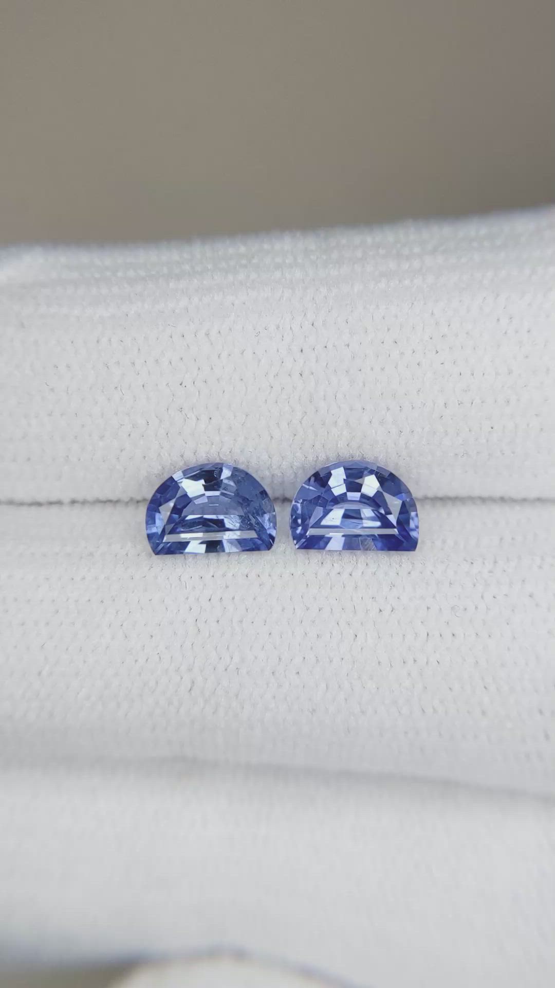 1.73&nbsp;Ct.Tw.Total Carat Weight Blue Sapphire Pair from Ceylon (Sri Lanka) Size Video