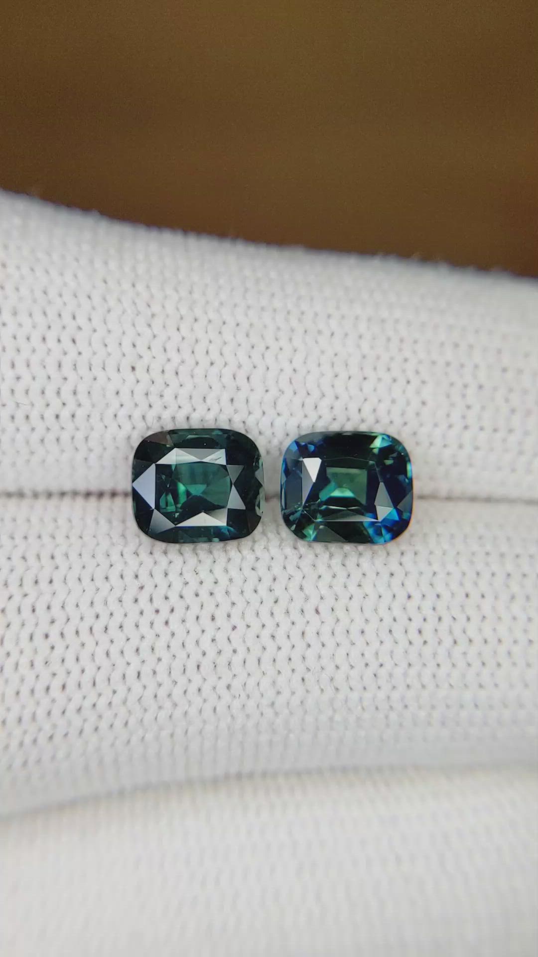 4.10&nbsp;Ct.Tw.Total Carat Weight Greenish Blue Sapphire Pair from Ceylon (Sri Lanka) Size Video