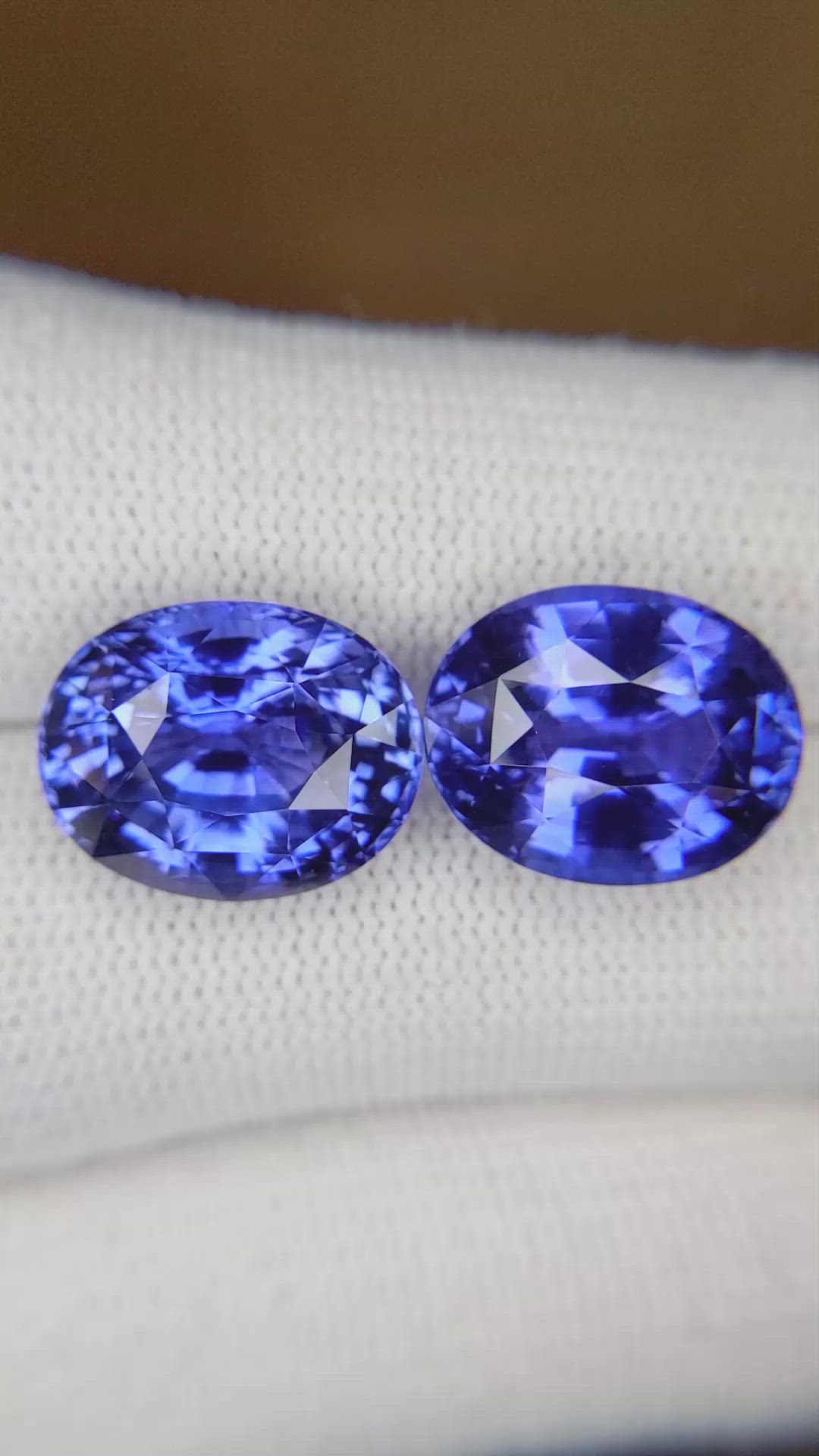20.63&nbsp;Ct.Tw.Total Carat Weight Blue Sapphire Pair from Ceylon (Sri Lanka) Size Video