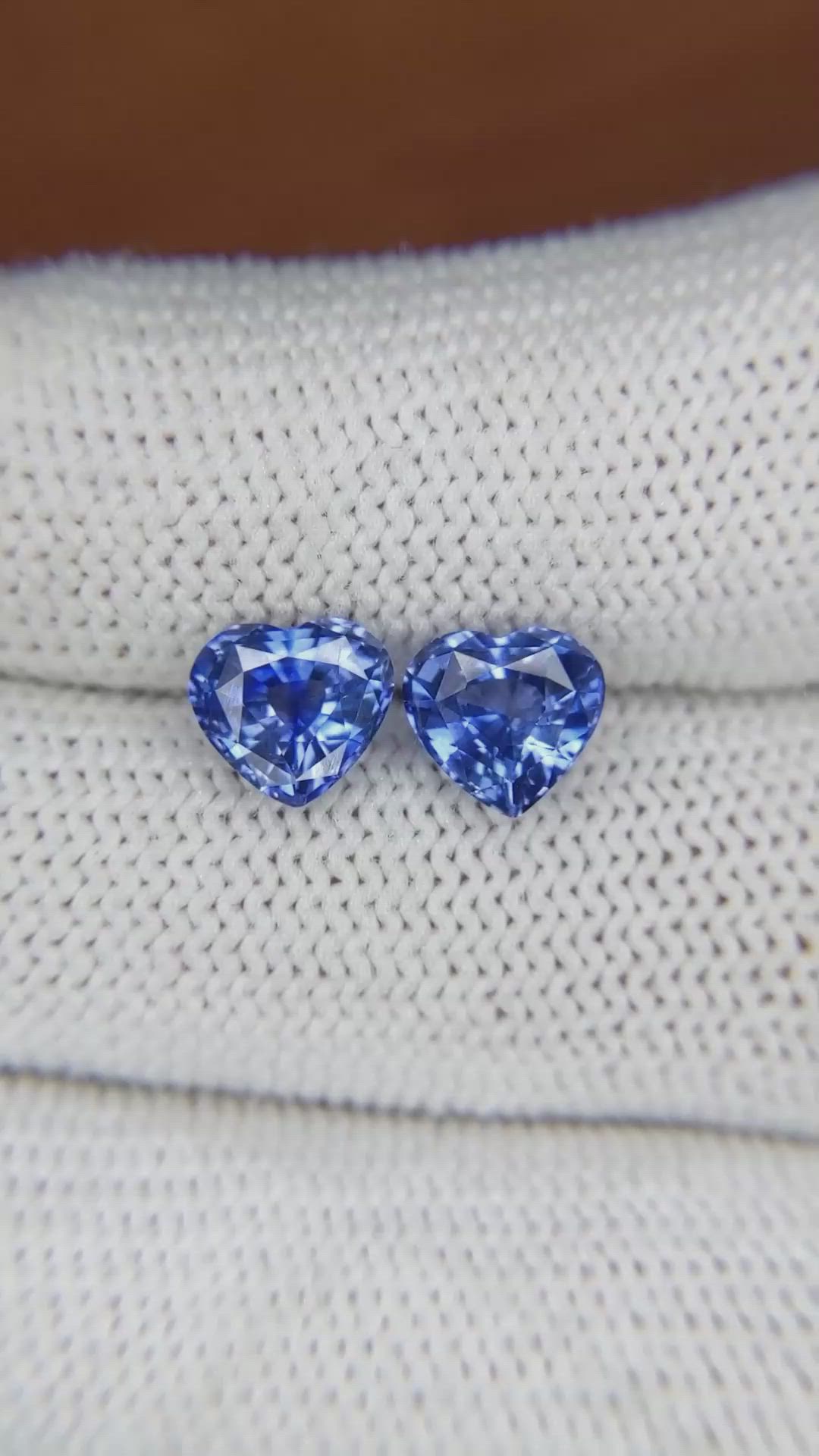 3.35&nbsp;Ct.Tw.Total Carat Weight Blue Sapphire Pair from Ceylon (Sri Lanka) Size Video