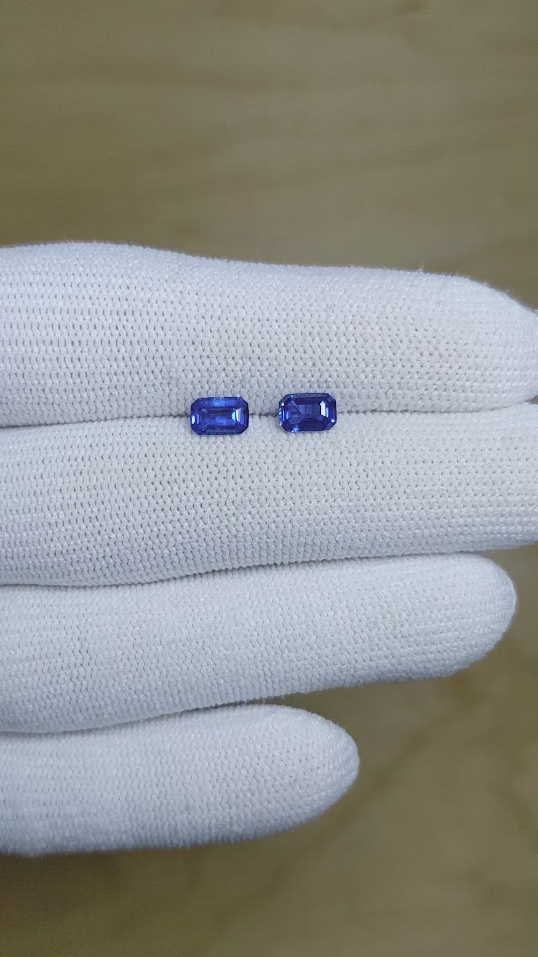 1.13&nbsp;Ct.Tw.Total Carat Weight Blue Sapphire Pair from Ceylon (Sri Lanka) Size Video