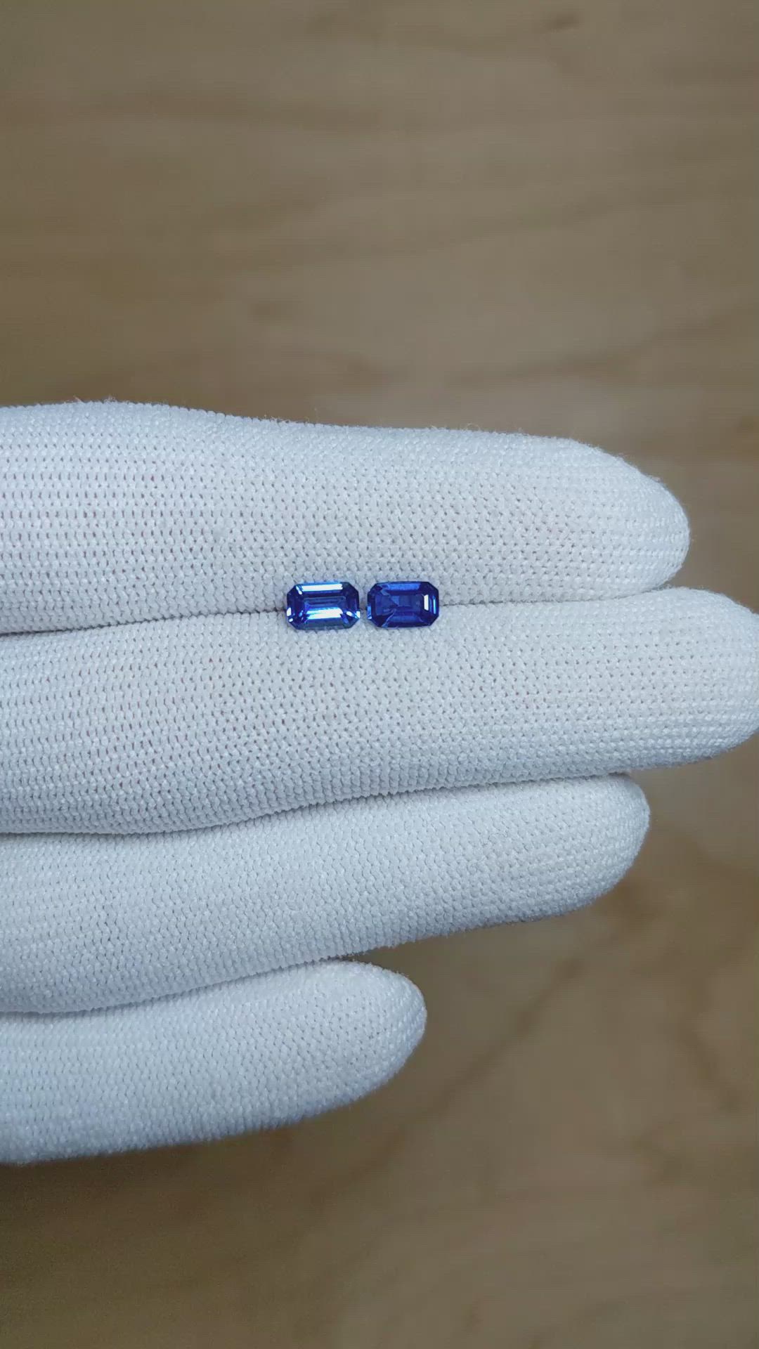 1.09&nbsp;Ct.Tw.Total Carat Weight Blue Sapphire Pair from Ceylon (Sri Lanka) Size Video