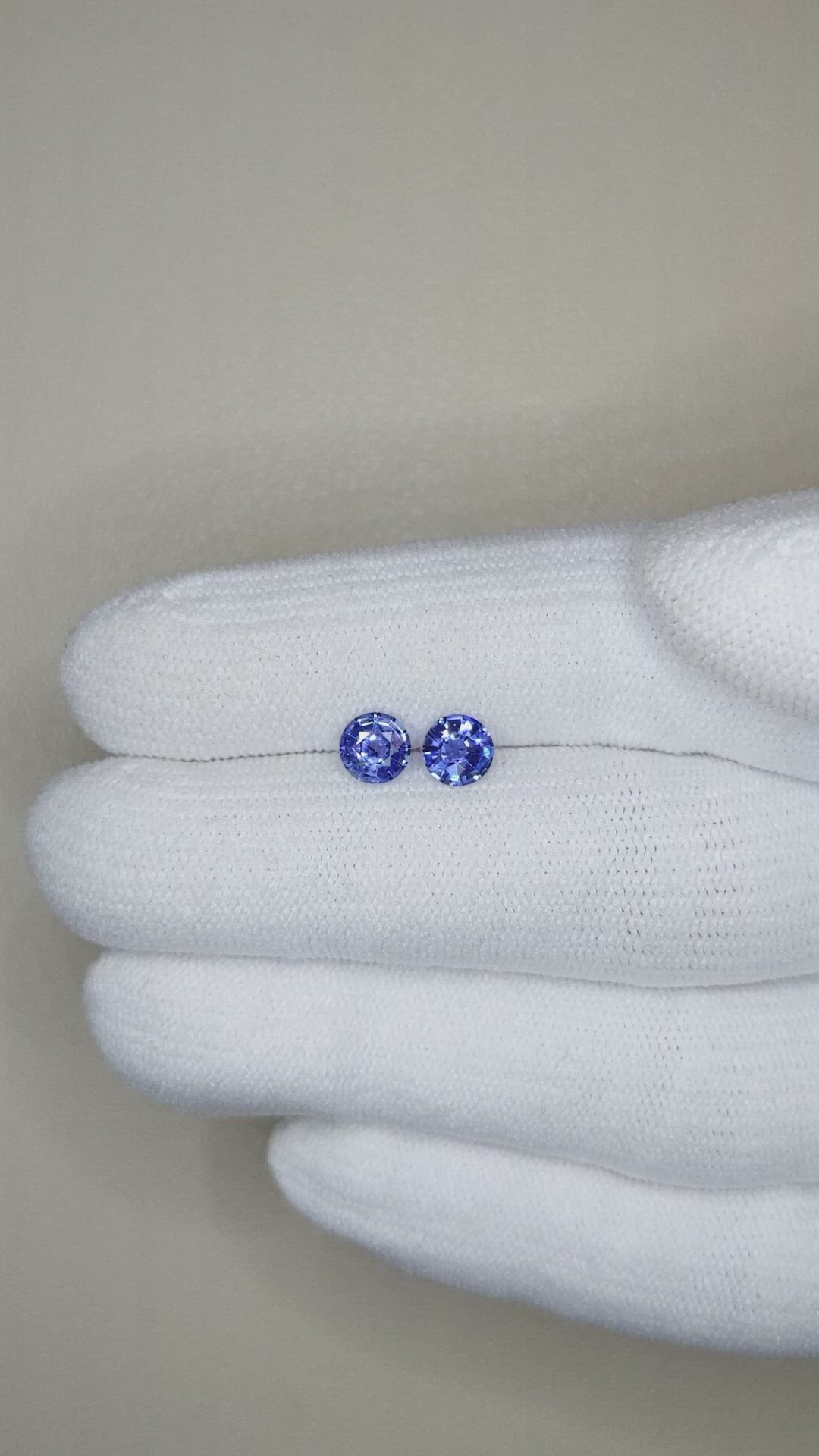 1.14&nbsp;Ct.Tw.Total Carat Weight Blue Sapphire Pair from Ceylon (Sri Lanka) Size Video