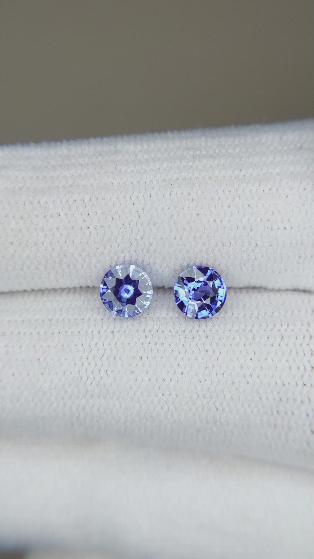 1.14&nbsp;Ct.Tw.Total Carat Weight Blue Sapphire Pair from Ceylon (Sri Lanka) Size Video