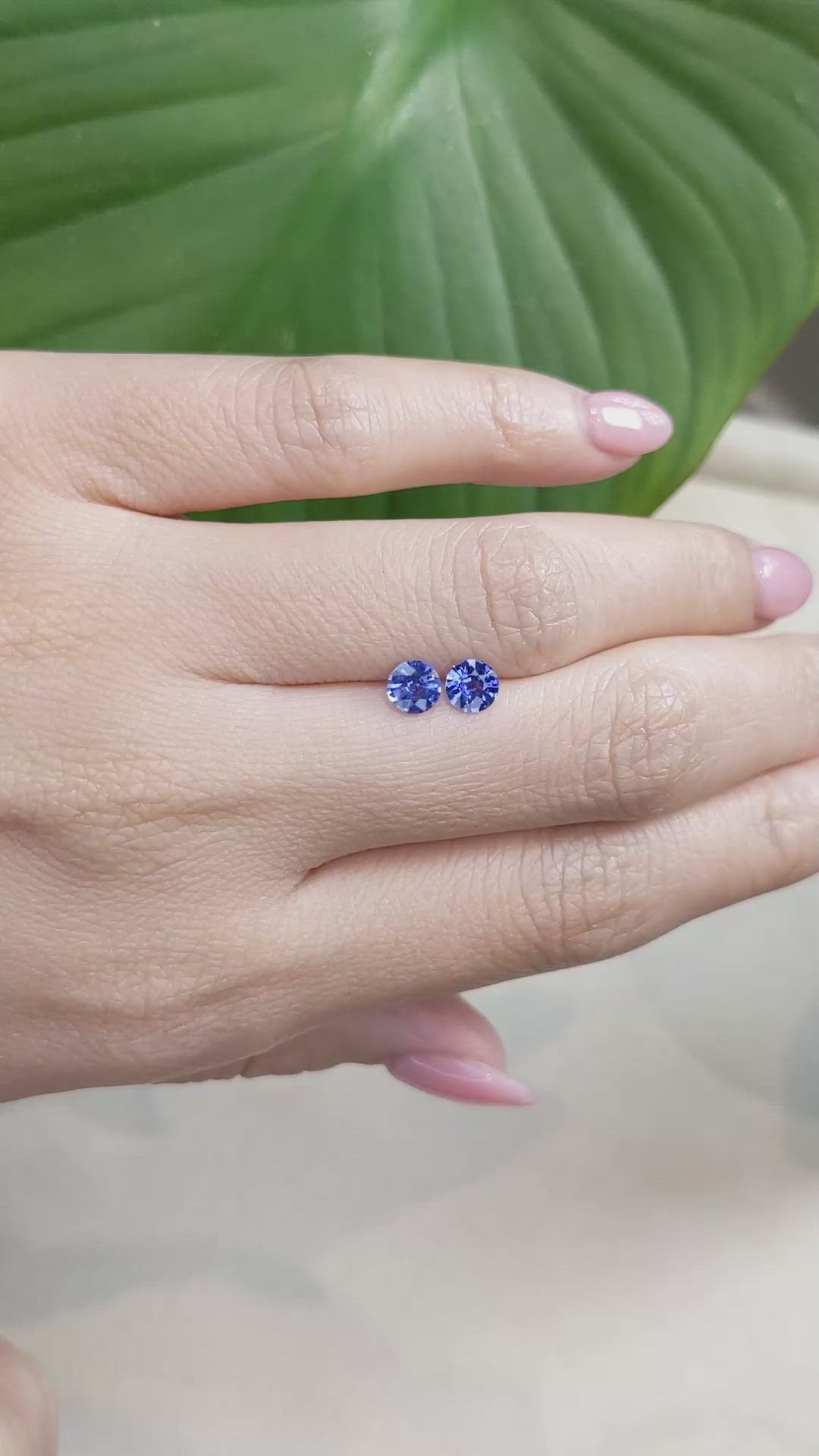 1.14&nbsp;Ct.Tw.Total Carat Weight Blue Sapphire Pair from Ceylon (Sri Lanka) Size Video