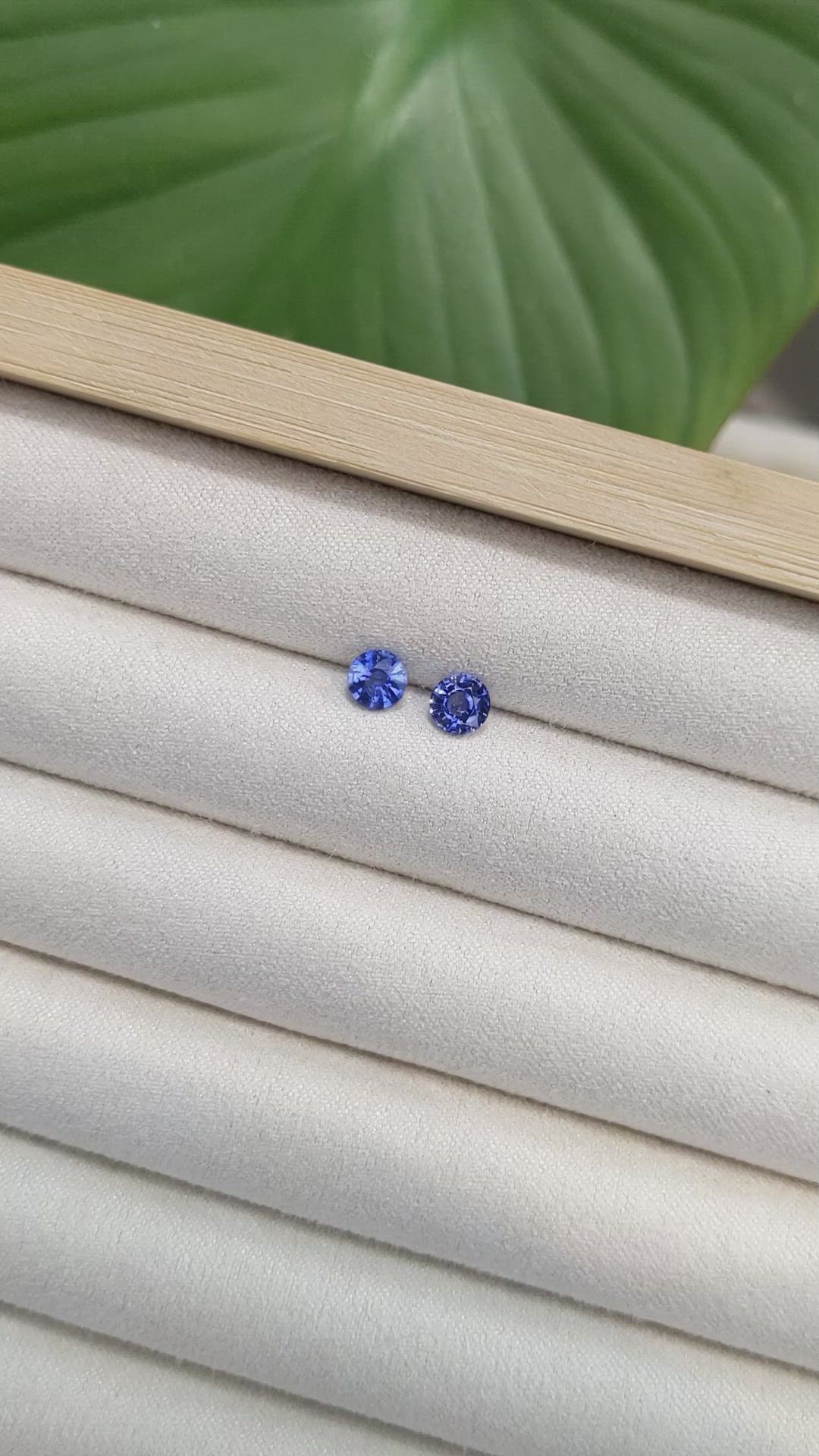 1.28&nbsp;Ct.Tw.Total Carat Weight Blue Sapphire Pair from Ceylon (Sri Lanka) Size Video