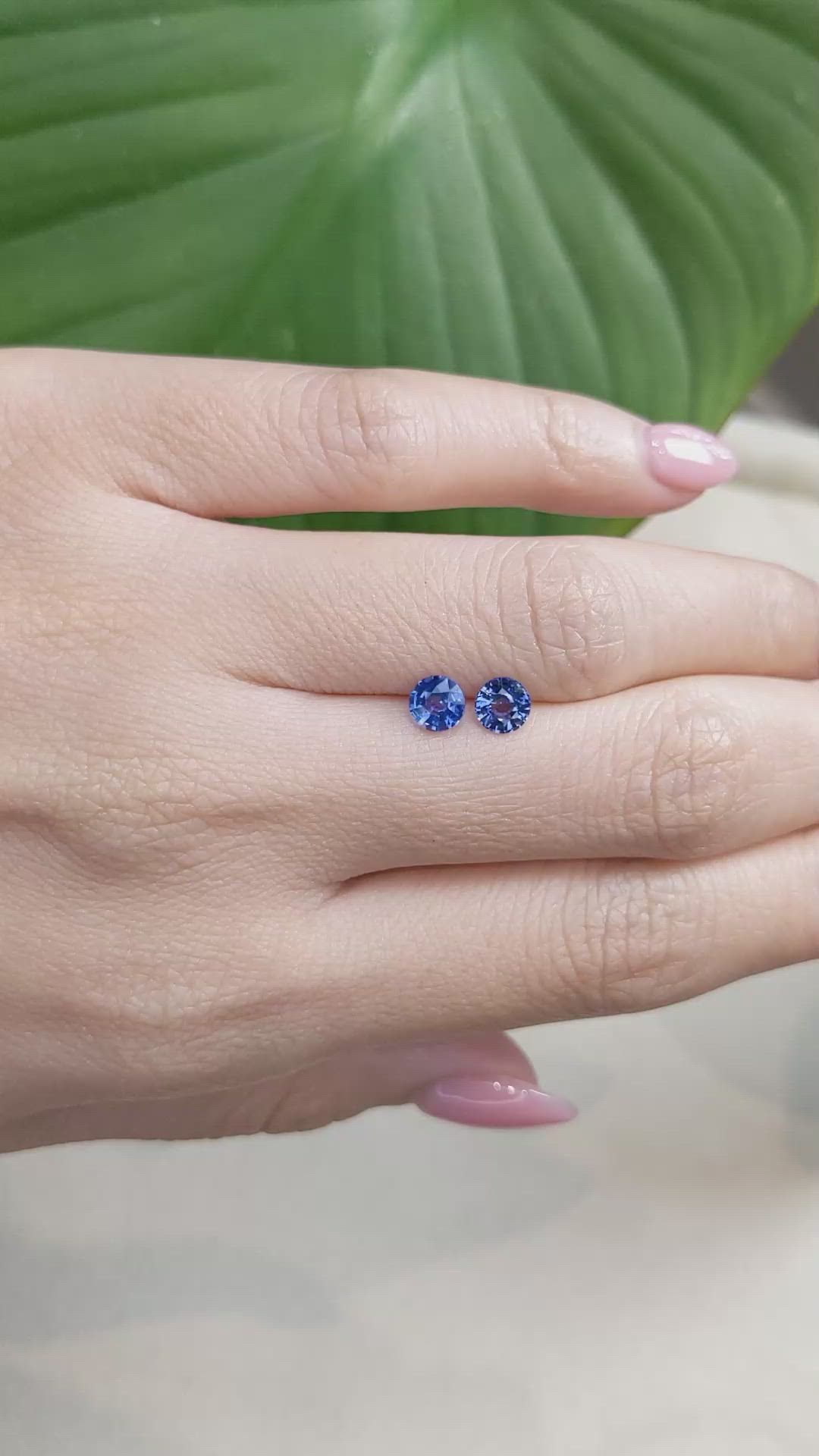 1.28&nbsp;Ct.Tw.Total Carat Weight Blue Sapphire Pair from Ceylon (Sri Lanka) Size Video