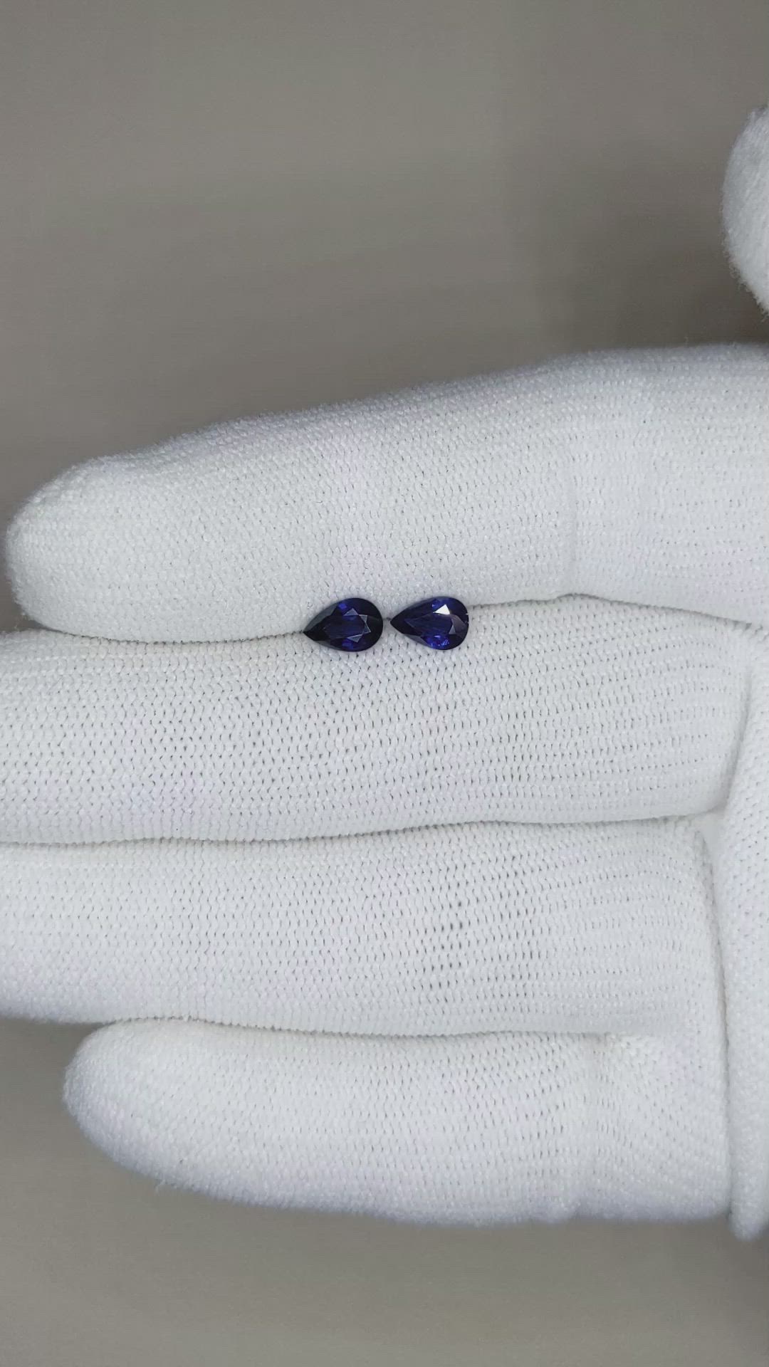 1.10&nbsp;Ct.Tw.Total Carat Weight Blue Sapphire Pair from Ceylon (Sri Lanka) Size Video