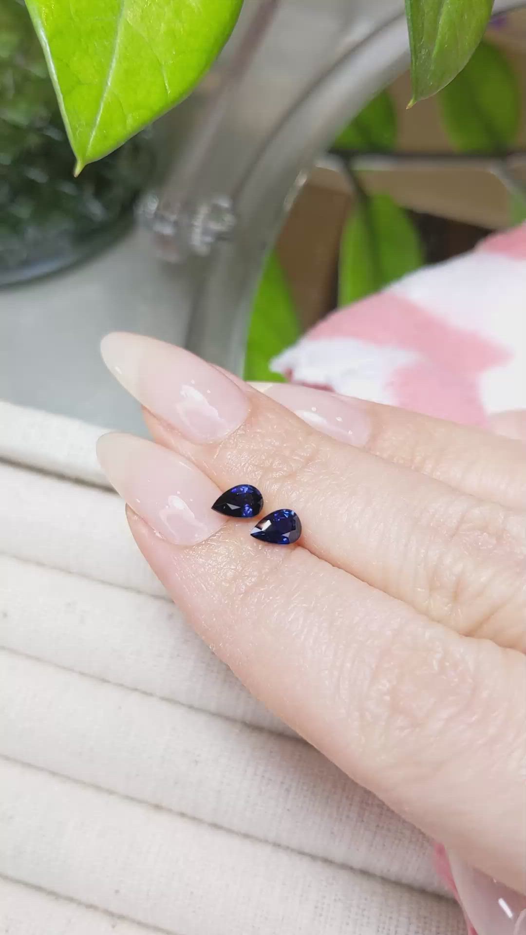 1.10&nbsp;Ct.Tw.Total Carat Weight Blue Sapphire Pair from Ceylon (Sri Lanka) Size Video