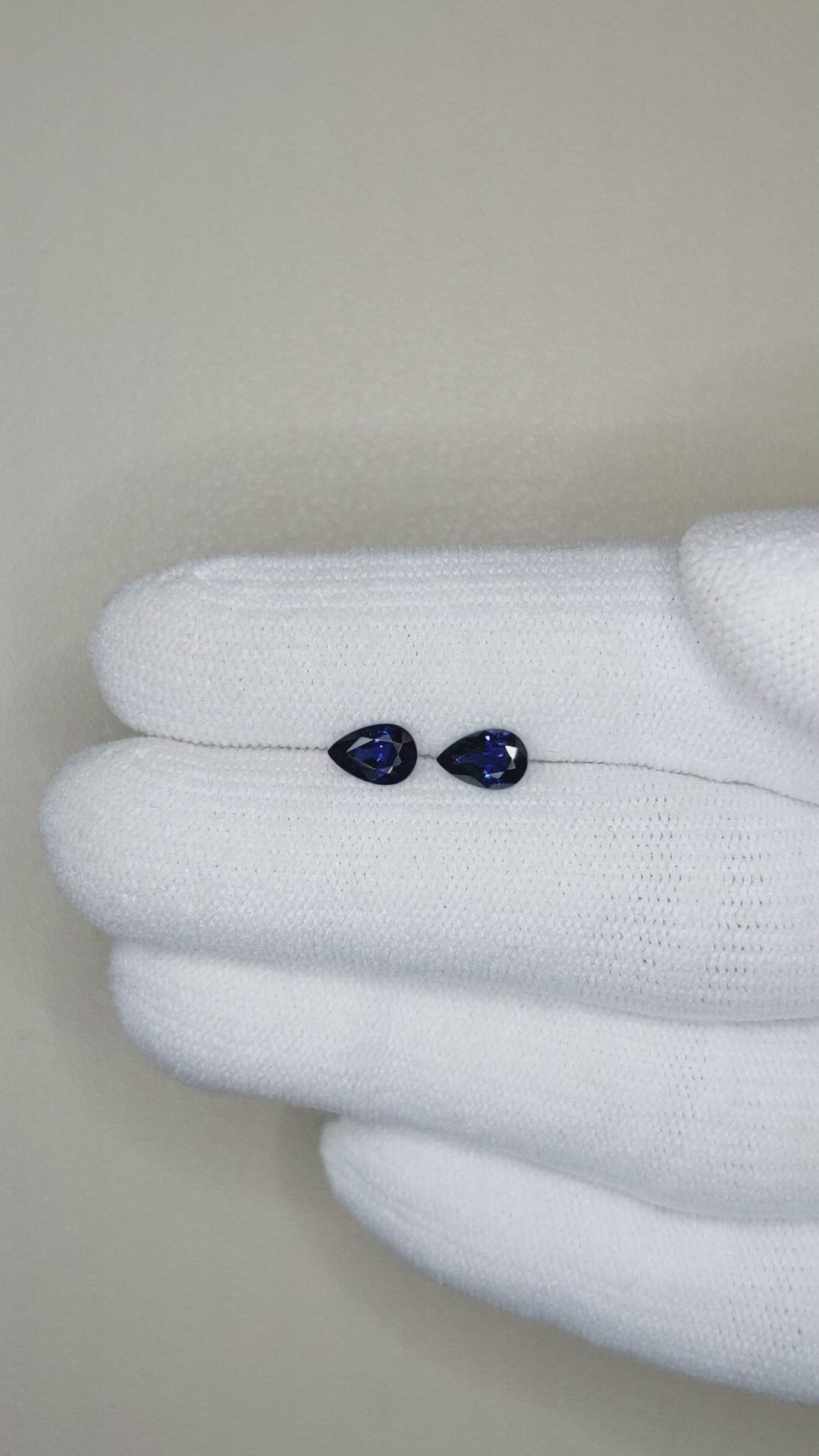 1.14&nbsp;Ct.Tw.Total Carat Weight Blue Sapphire Pair from Ceylon (Sri Lanka) Size Video