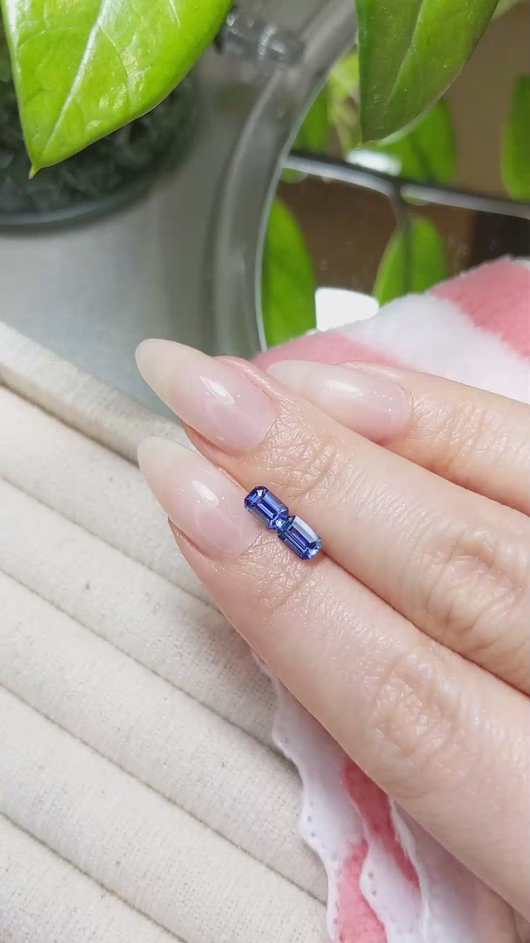 1.33&nbsp;Ct.Tw.Total Carat Weight Blue Sapphire Pair from Ceylon (Sri Lanka) Size Video