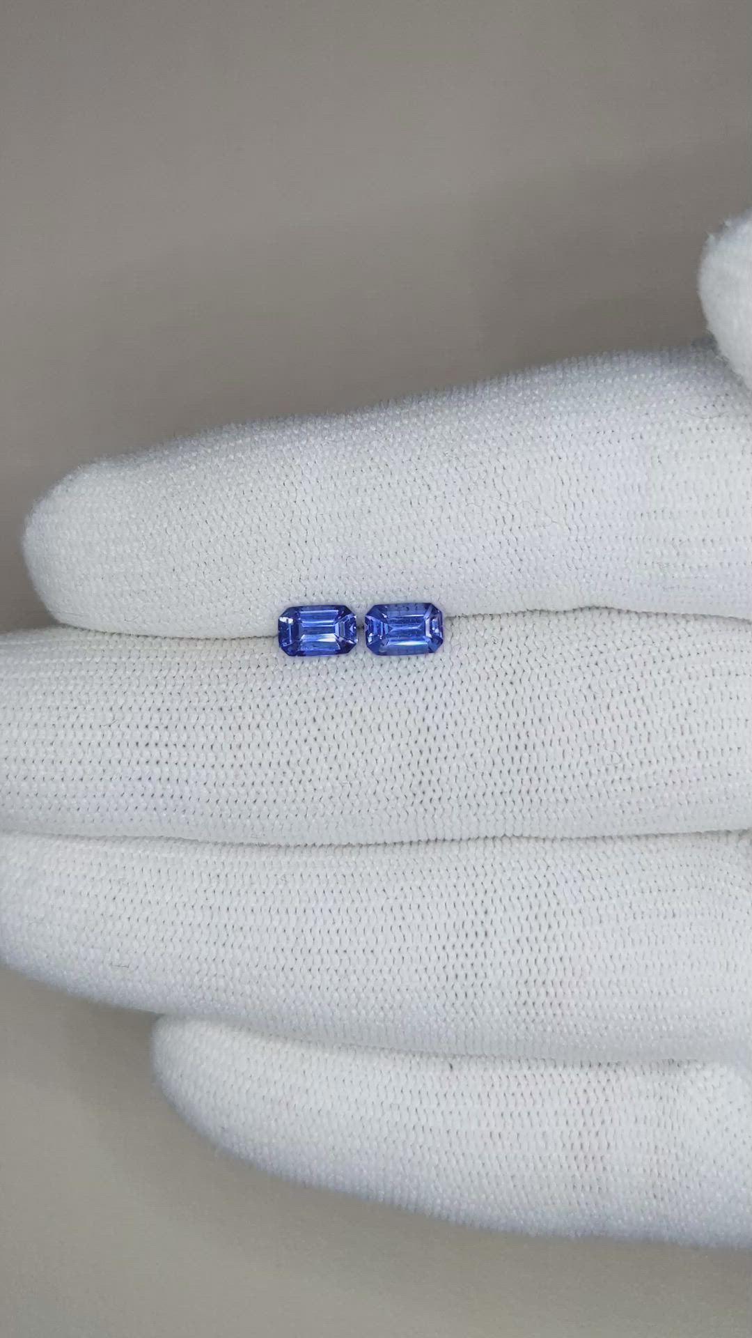 1.33&nbsp;Ct.Tw.Total Carat Weight Blue Sapphire Pair from Ceylon (Sri Lanka) Size Video