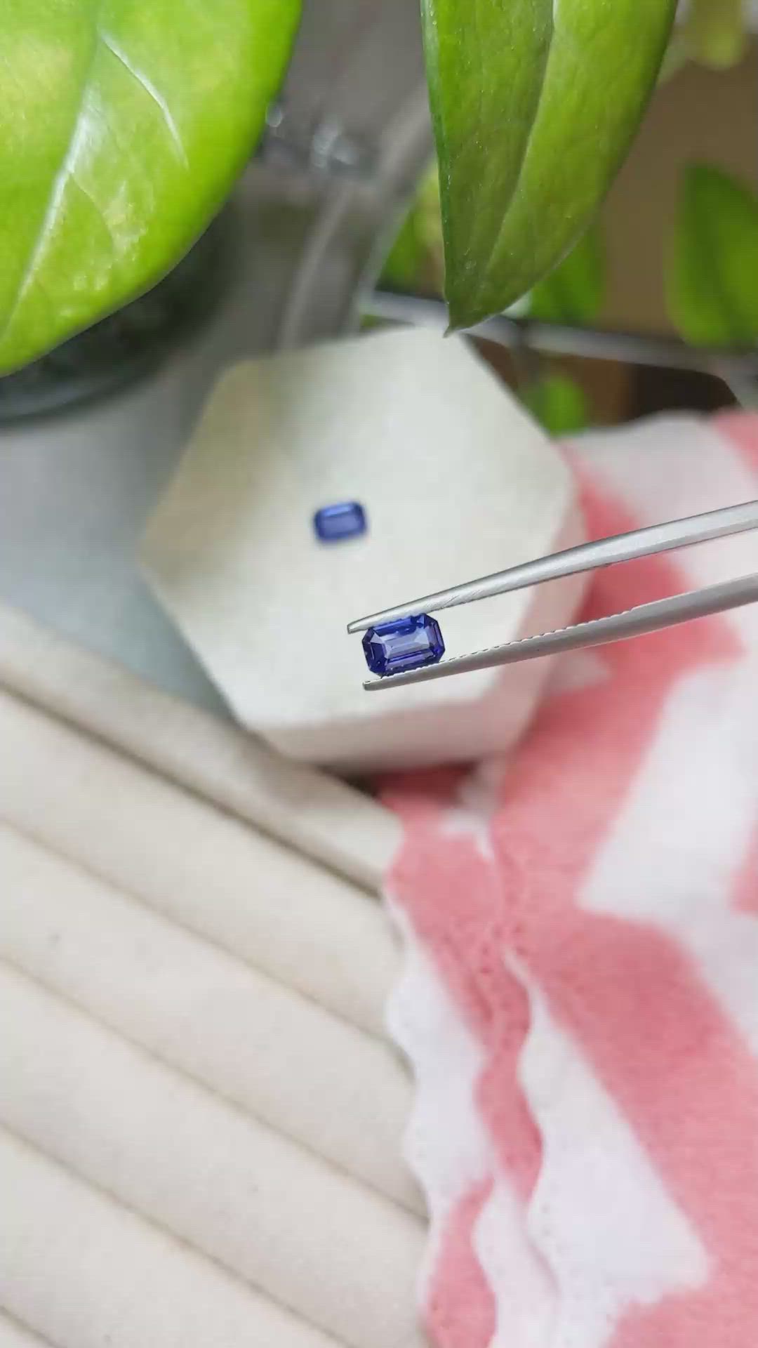 1.16&nbsp;Ct.Tw.Total Carat Weight Blue Sapphire Pair from Ceylon (Sri Lanka) Size Video