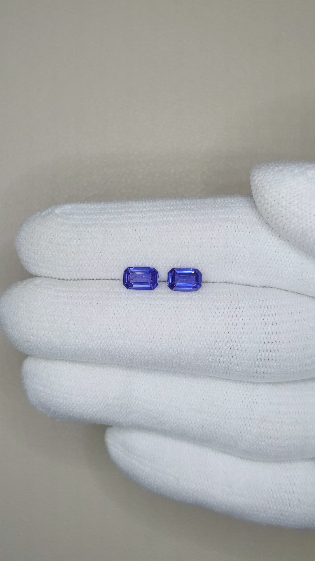 1.16&nbsp;Ct.Tw.Total Carat Weight Blue Sapphire Pair from Ceylon (Sri Lanka) Size Video