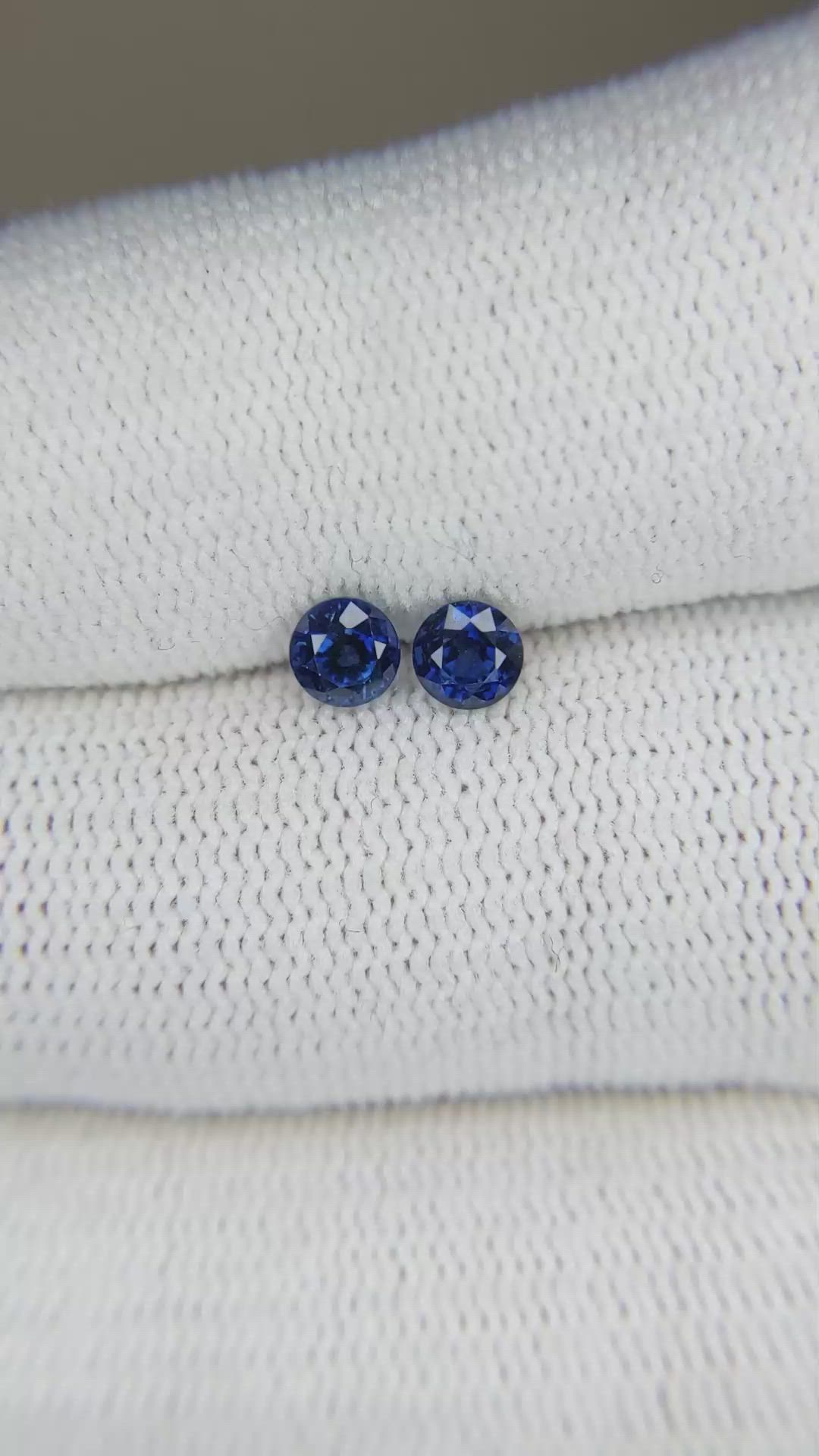 0.90&nbsp;Ct.Tw.Total Carat Weight Blue Sapphire Pair from Madagascar Size Video