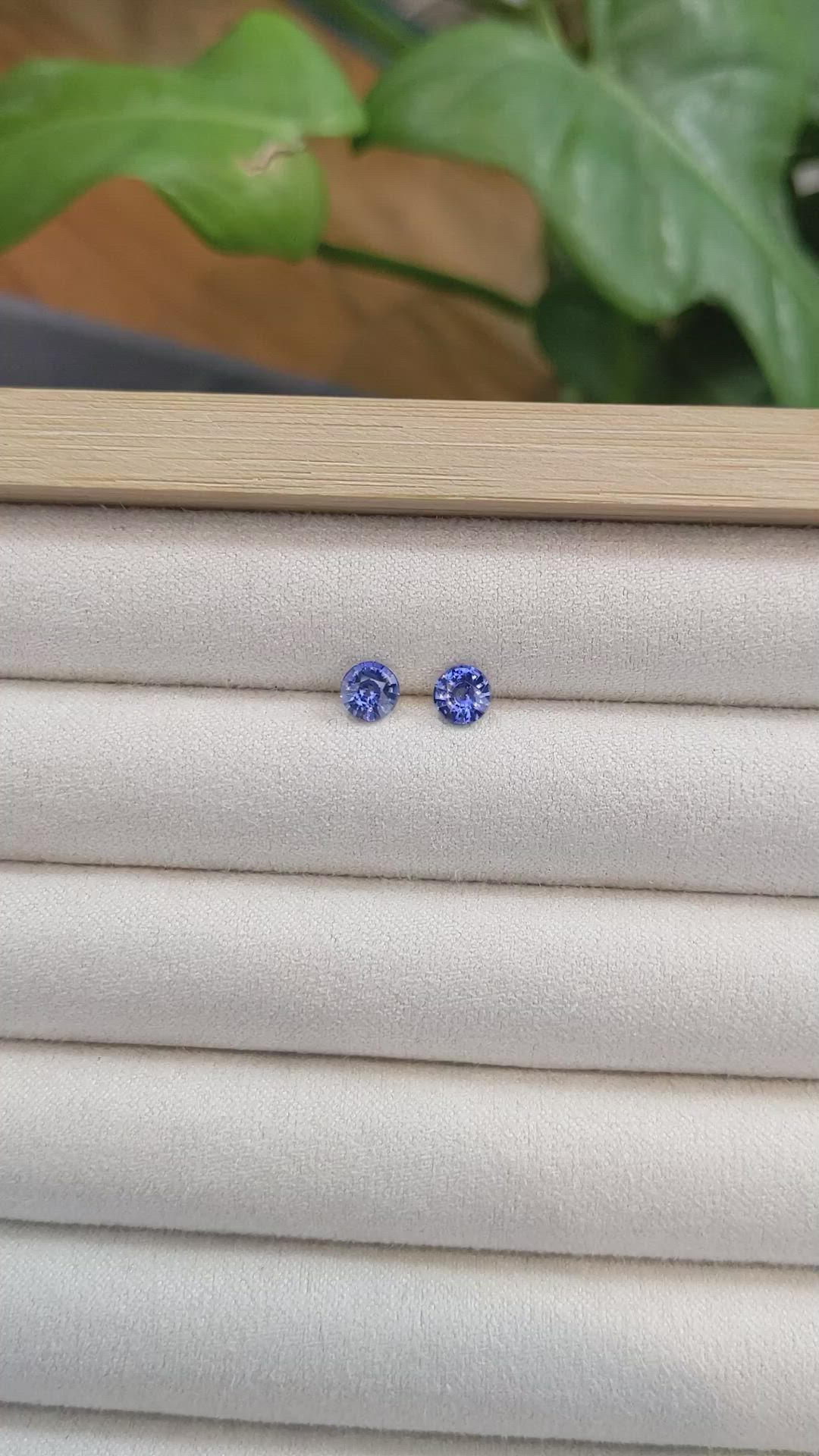 1.30&nbsp;Ct.Tw.Total Carat Weight Blue Sapphire Pair from Ceylon (Sri Lanka) Size Video