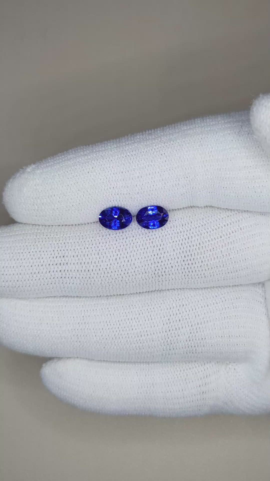 1.90&nbsp;Ct.Tw.Total Carat Weight Blue Sapphire Pair from Ceylon (Sri Lanka) Size Video