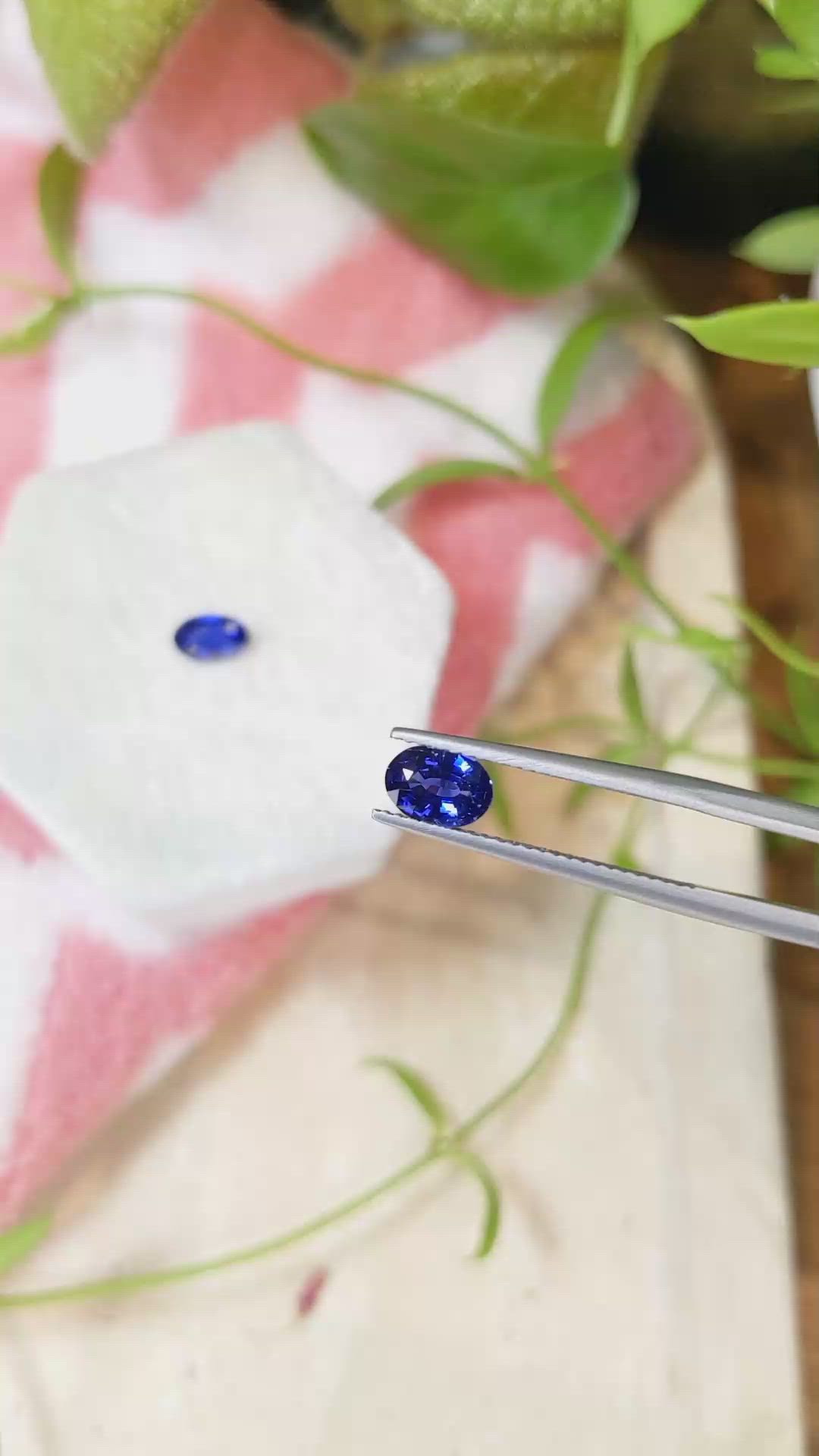 1.90&nbsp;Ct.Tw.Total Carat Weight Blue Sapphire Pair from Ceylon (Sri Lanka) Size Video