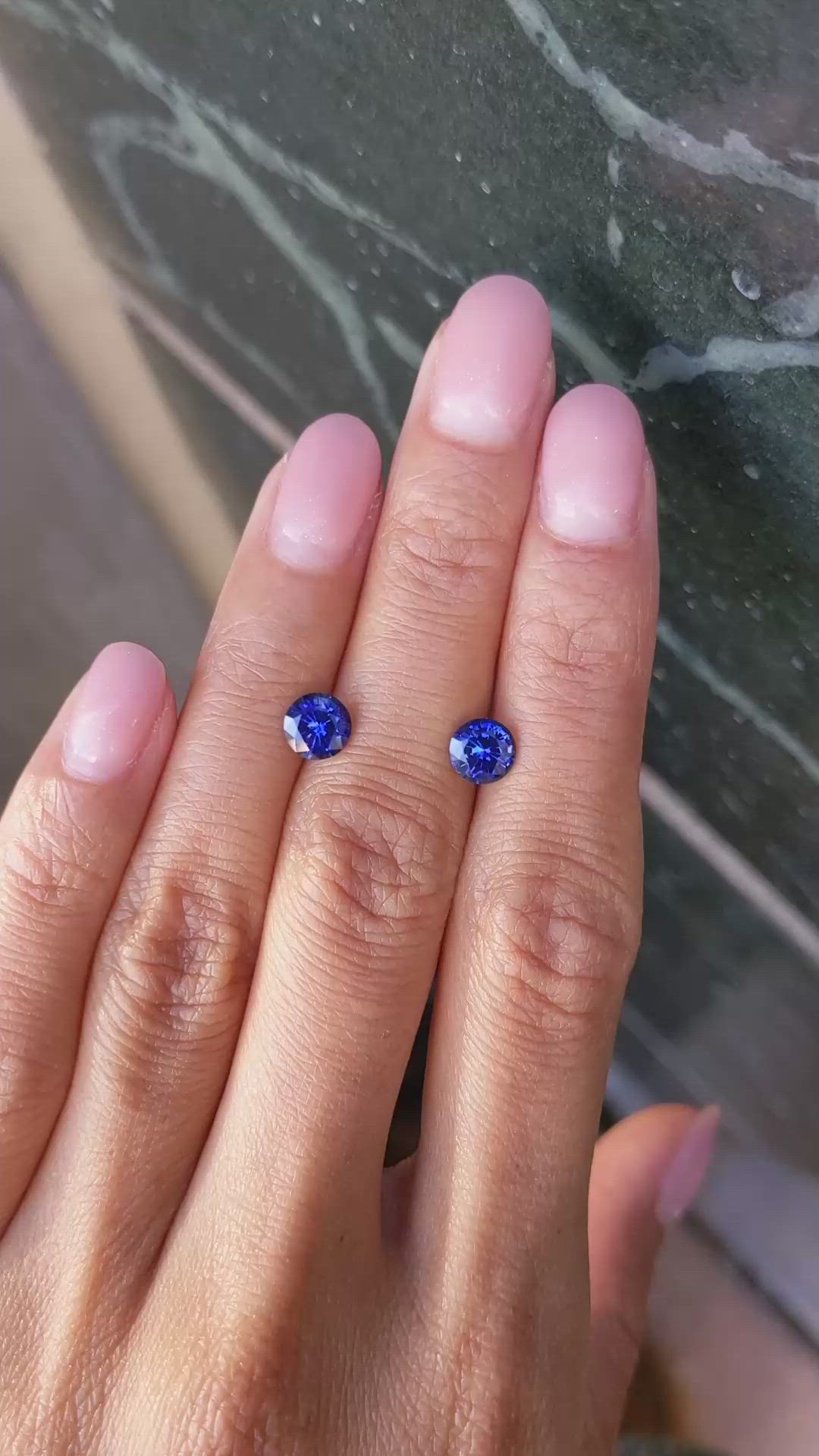 2.10&nbsp;Ct.Tw.Total Carat Weight Blue Sapphire Pair from Ceylon (Sri Lanka) Size Video