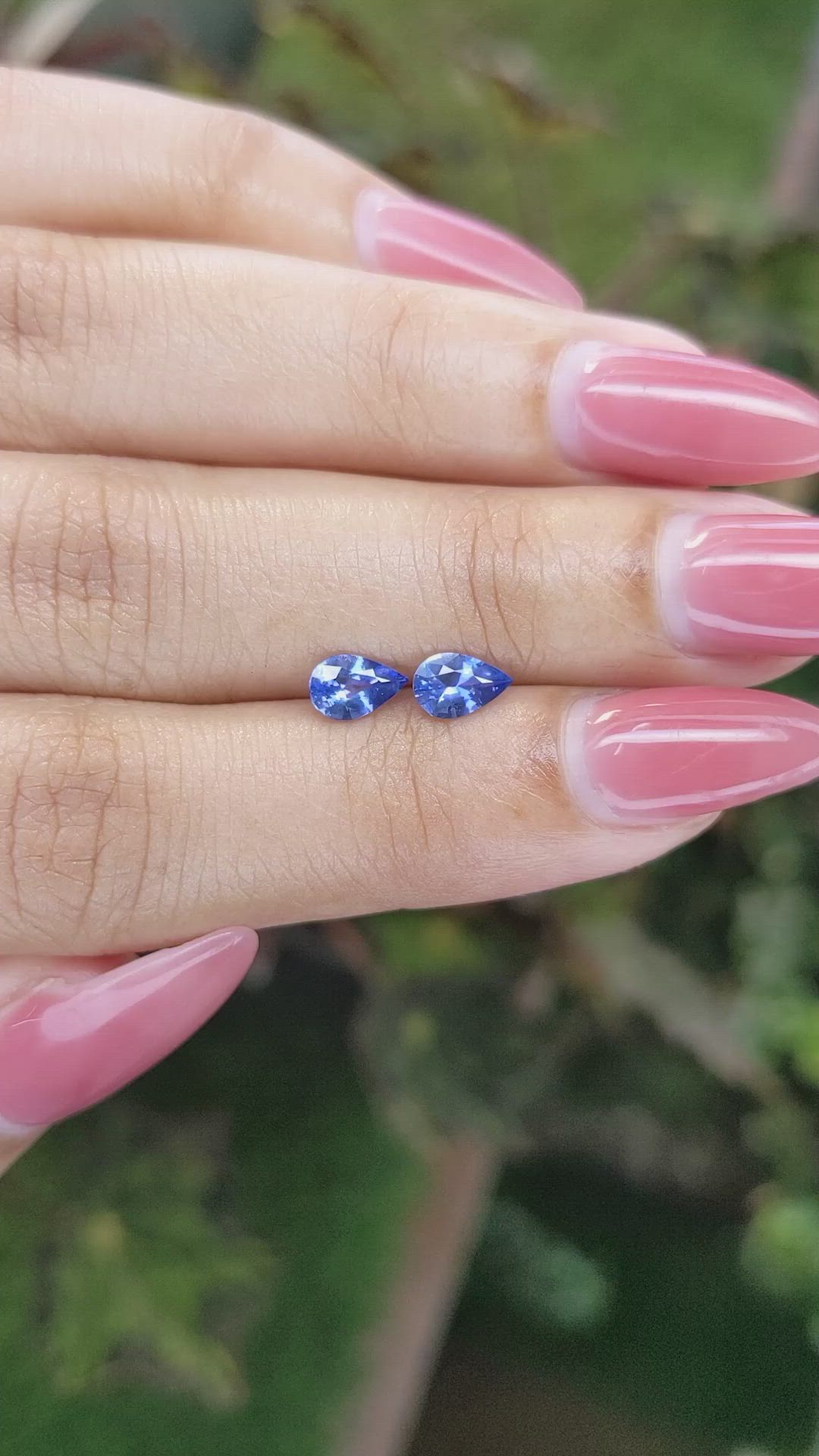 0.91&nbsp;Ct.Tw.Total Carat Weight Blue Sapphire Pair from Ceylon (Sri Lanka) Size Video