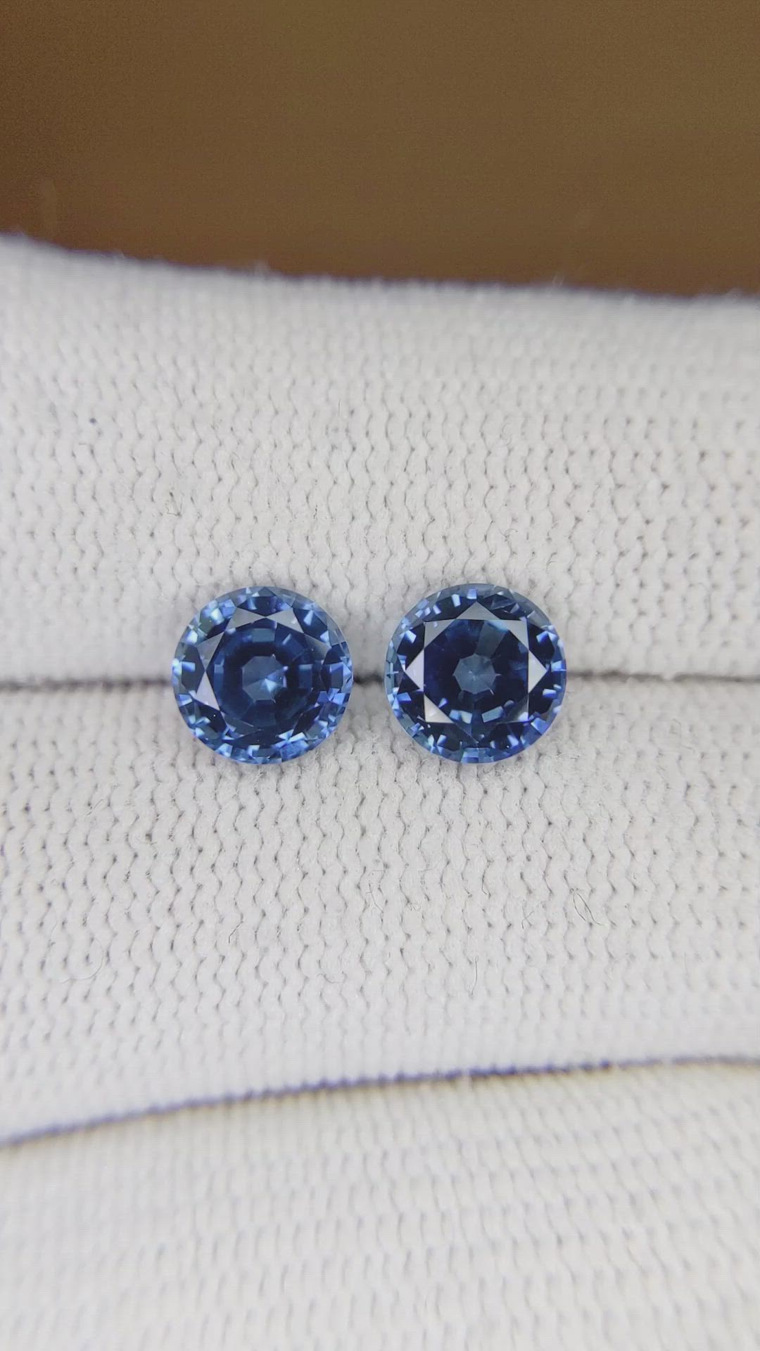 2.78&nbsp;Ct.Tw.Total Carat Weight Blue Sapphire Pair from Ceylon (Sri Lanka) Size Video