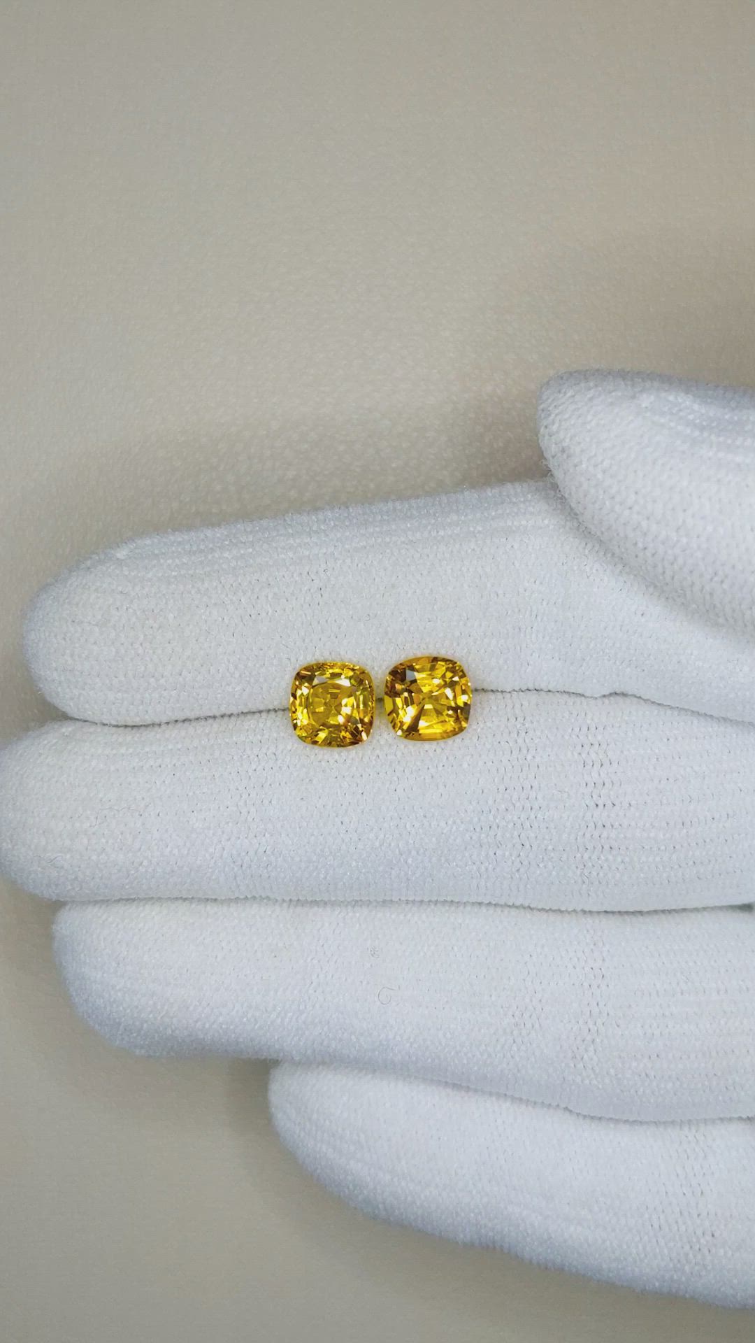 2.62&nbsp;Ct.Tw.Total Carat Weight Orangish Yellow Sapphire Pair from Ceylon (Sri Lanka) Size Video