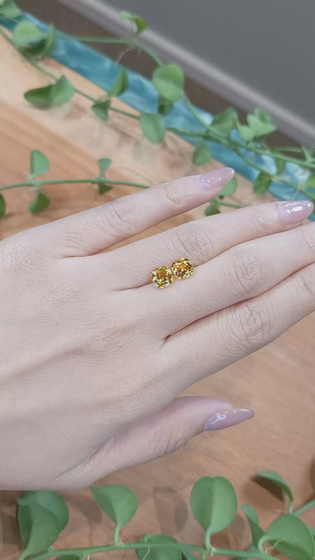 2.62&nbsp;Ct.Tw.Total Carat Weight Orangish Yellow Sapphire Pair from Ceylon (Sri Lanka) Size Video