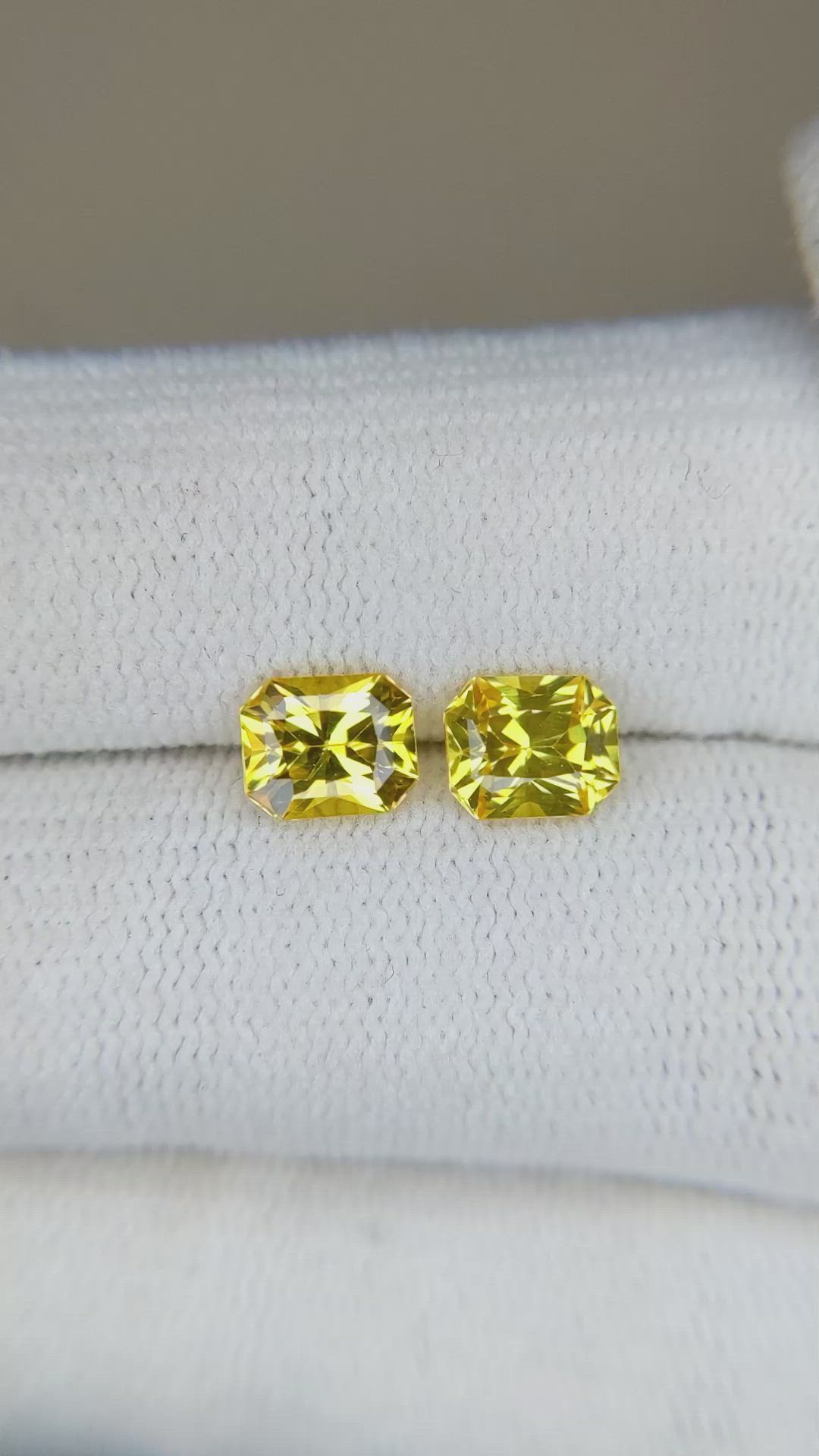2.00&nbsp;Ct.Tw.Total Carat Weight Yellow Sapphire Pair from Ceylon (Sri Lanka) Size Video