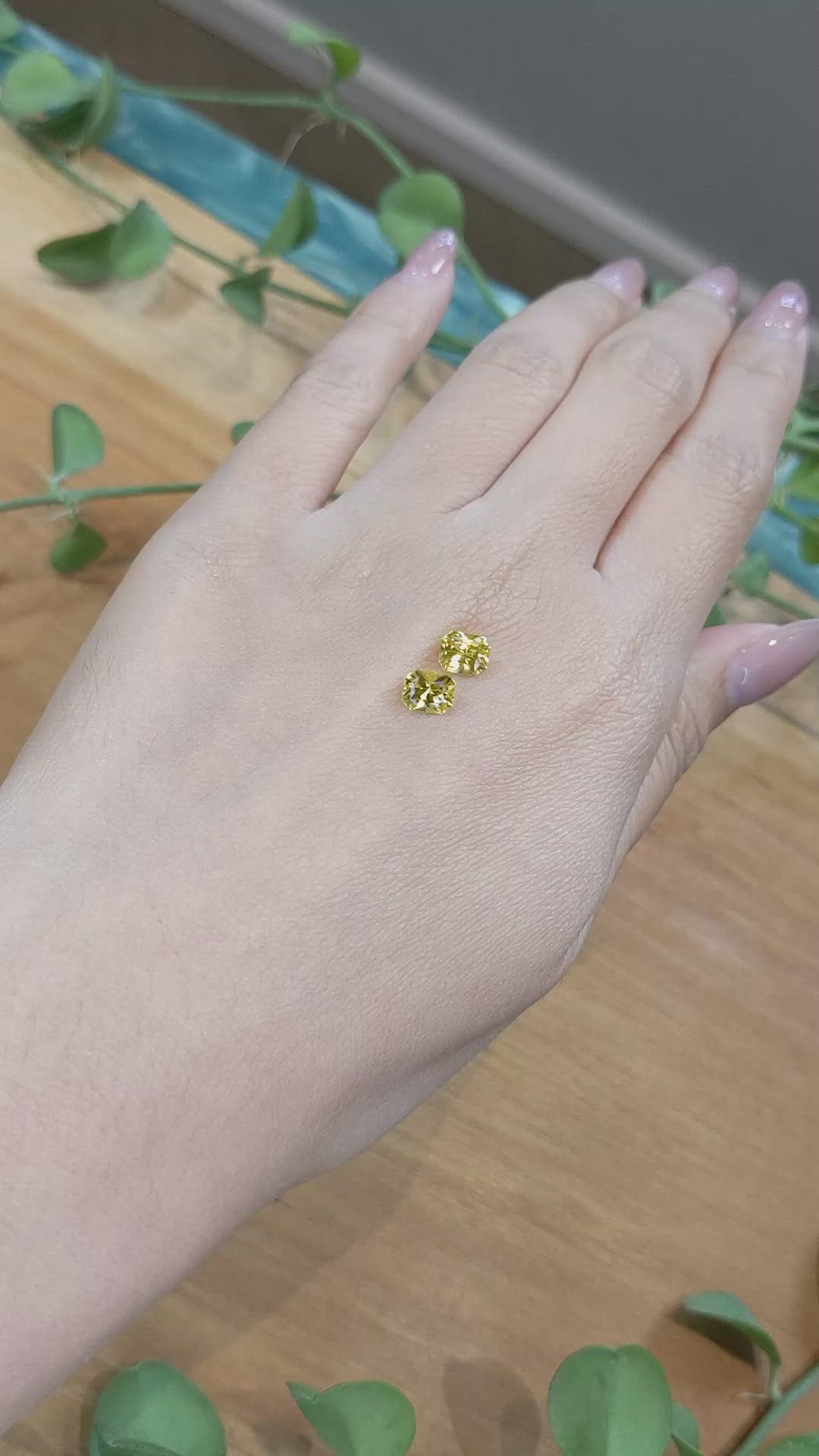 2.00&nbsp;Ct.Tw.Total Carat Weight Yellow Sapphire Pair from Ceylon (Sri Lanka) Size Video