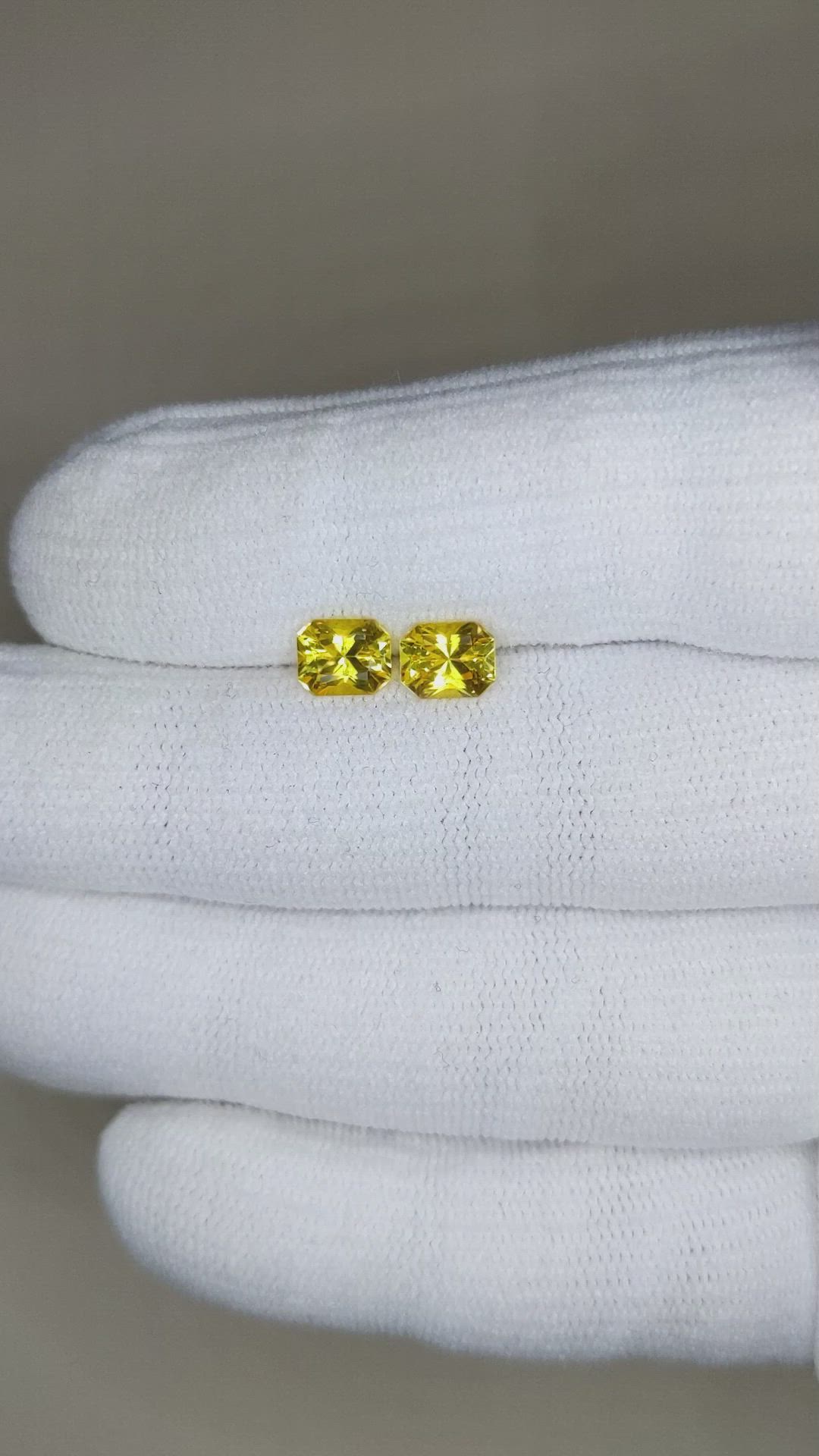 1.99&nbsp;Ct.Tw.Total Carat Weight Yellow Sapphire Pair from Ceylon (Sri Lanka) Size Video