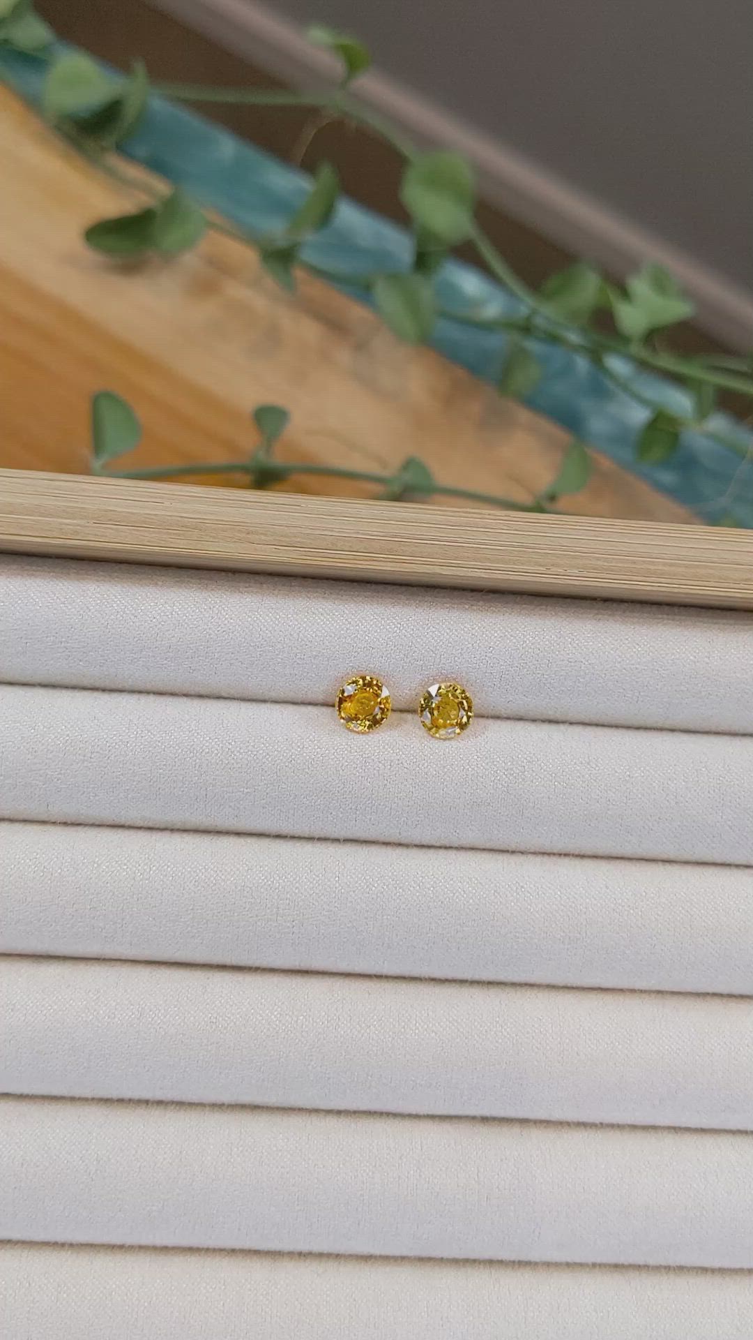 2.92 Ct.Tw.Total Carat Weight Orangish Yellow Sapphire Pair from Ceylon (Sri Lanka) Size Video