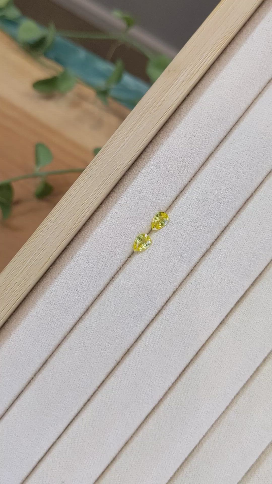 0.94&nbsp;Ct.Tw.Total Carat Weight Yellow Sapphire Pair from Ceylon (Sri Lanka) Size Video