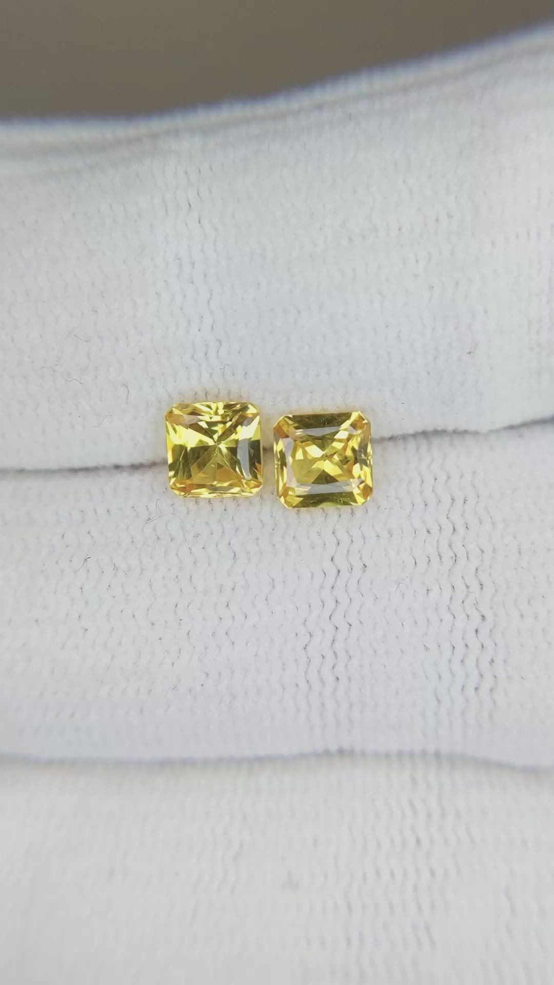 1.55&nbsp;Ct.Tw.Total Carat Weight Yellow Sapphire Pair from Ceylon (Sri Lanka) Size Video