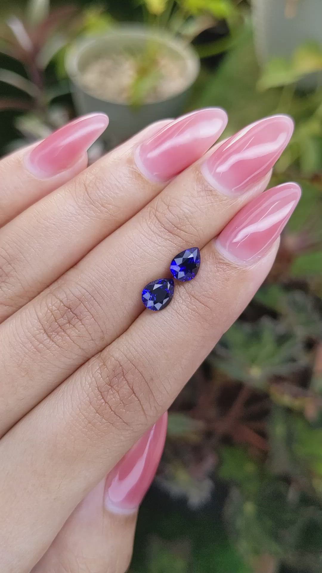 2.22&nbsp;Ct.Tw.Total Carat Weight Blue Sapphire Pair from Ceylon (Sri Lanka) Size Video