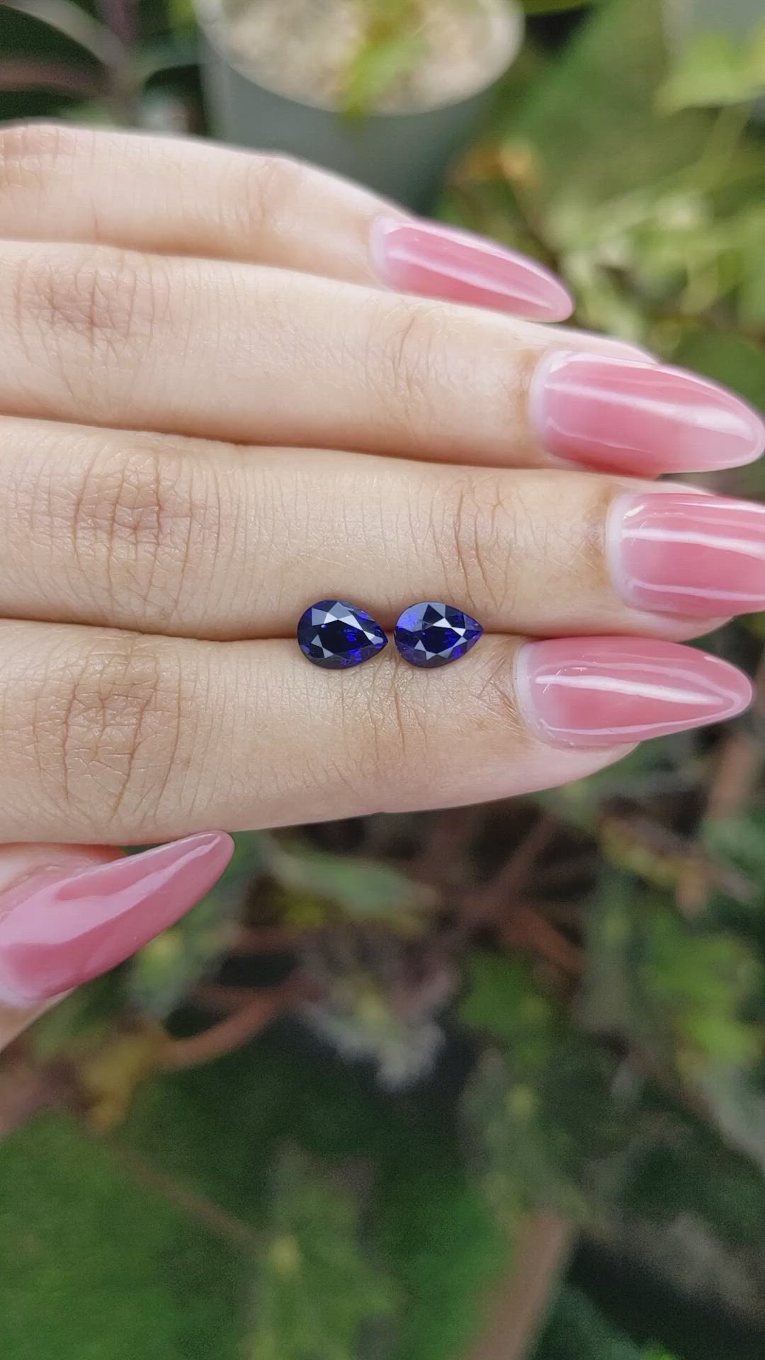 2.22&nbsp;Ct.Tw.Total Carat Weight Blue Sapphire Pair from Ceylon (Sri Lanka) Size Video