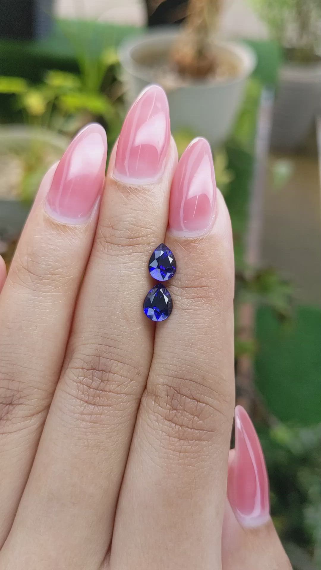 2.22&nbsp;Ct.Tw.Total Carat Weight Blue Sapphire Pair from Ceylon (Sri Lanka) Size Video