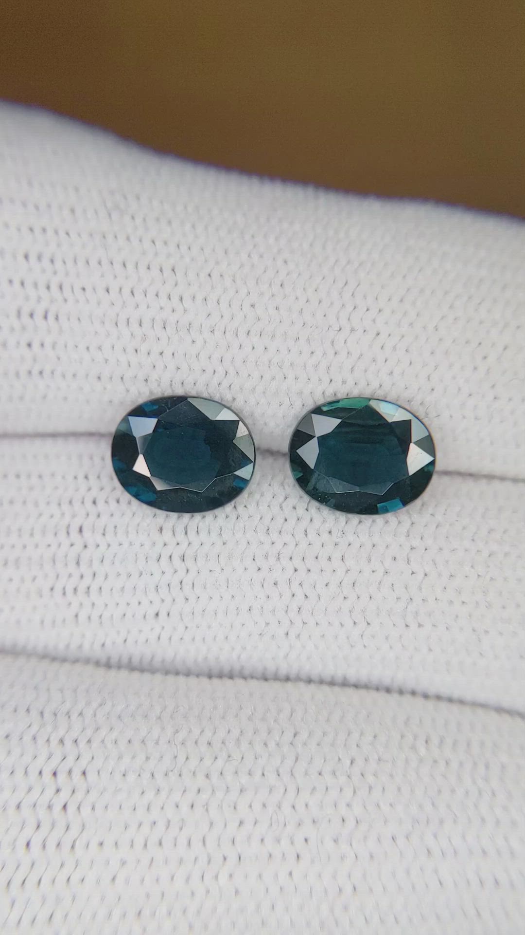 2.95&nbsp;Ct.Tw.Total Carat Weight Greenish Blue Sapphire Pair from Ceylon (Sri Lanka) Size Video