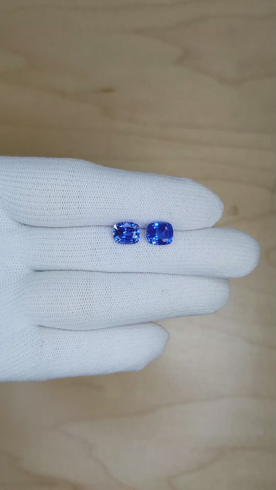 4.64&nbsp;Ct.Tw.Total Carat Weight Blue Sapphire Pair from Ceylon (Sri Lanka) Size Video