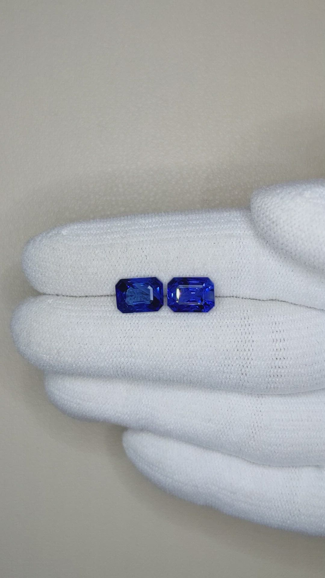 4.43&nbsp;Ct.Tw.Total Carat Weight Blue Sapphire Pair from Ceylon (Sri Lanka) Size Video