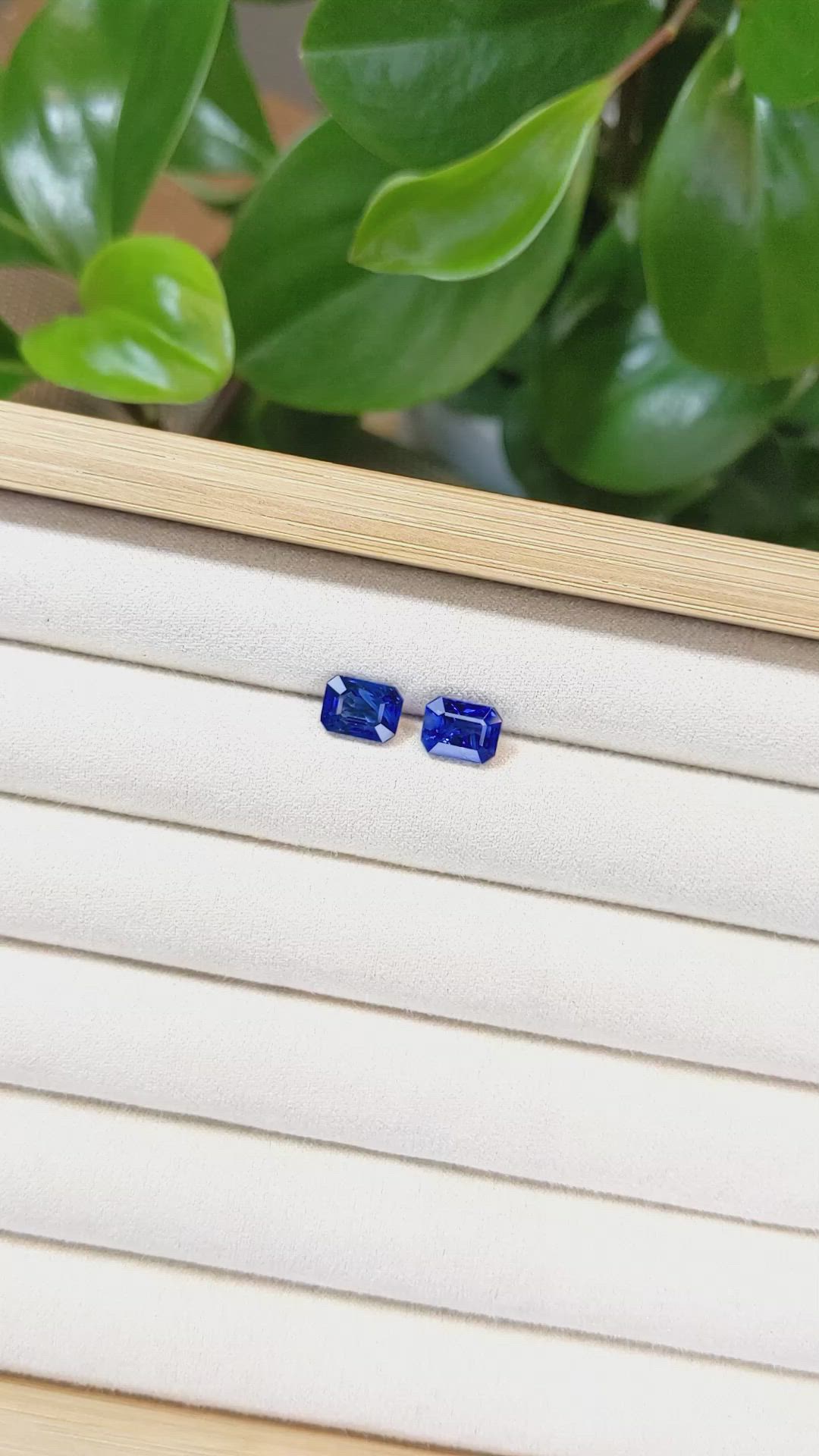 4.43&nbsp;Ct.Tw.Total Carat Weight Blue Sapphire Pair from Ceylon (Sri Lanka) Size Video