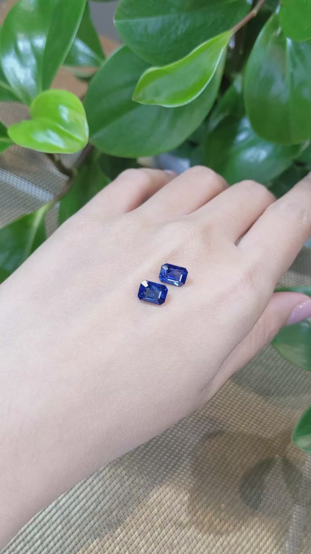 4.43&nbsp;Ct.Tw.Total Carat Weight Blue Sapphire Pair from Ceylon (Sri Lanka) Size Video