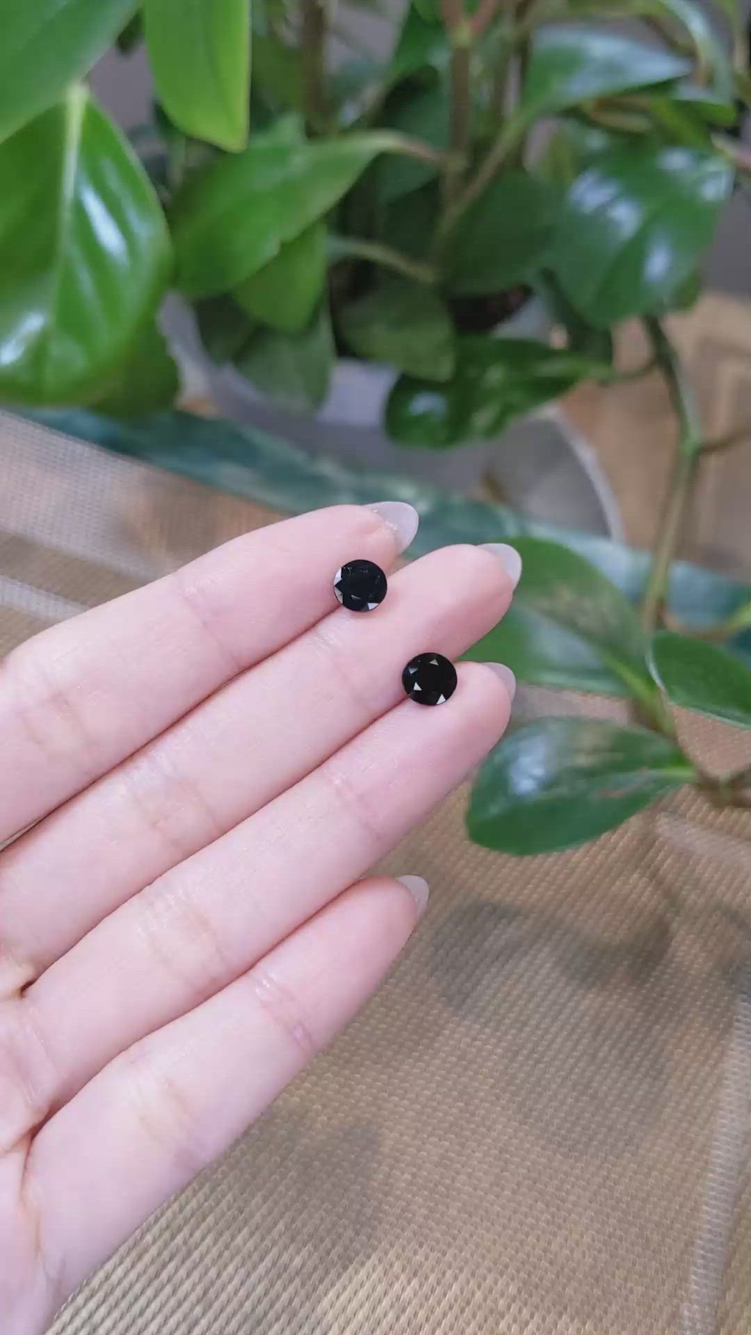 2.35&nbsp;Ct.Tw.Total Carat Weight Blue Sapphire Pair from Ceylon (Sri Lanka) Size Video