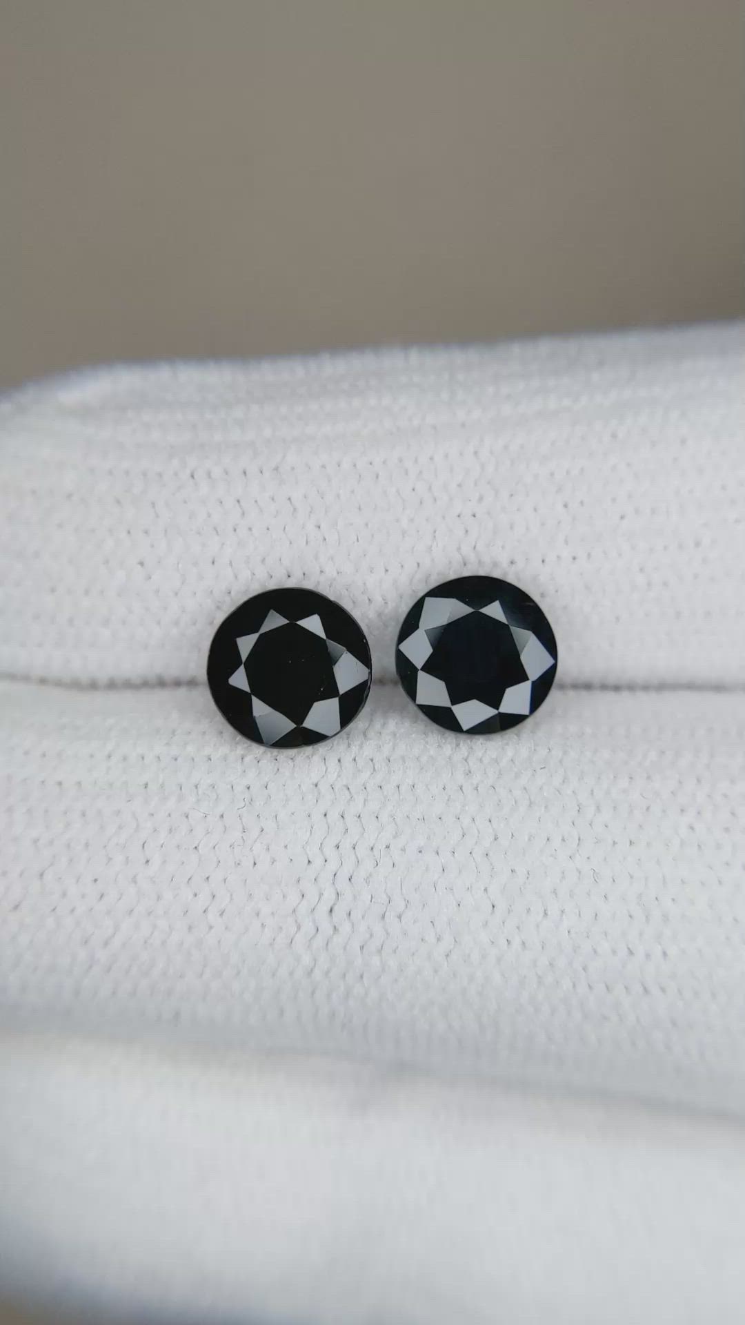 2.35&nbsp;Ct.Tw.Total Carat Weight Blue Sapphire Pair from Ceylon (Sri Lanka) Size Video