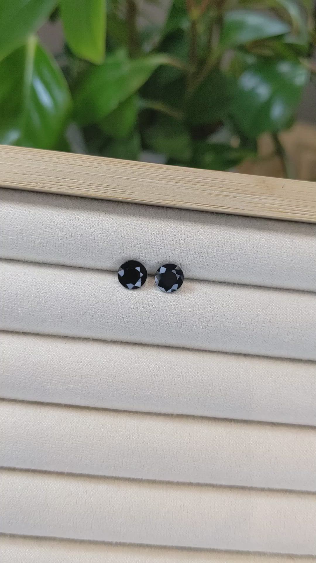 2.35&nbsp;Ct.Tw.Total Carat Weight Blue Sapphire Pair from Ceylon (Sri Lanka) Size Video