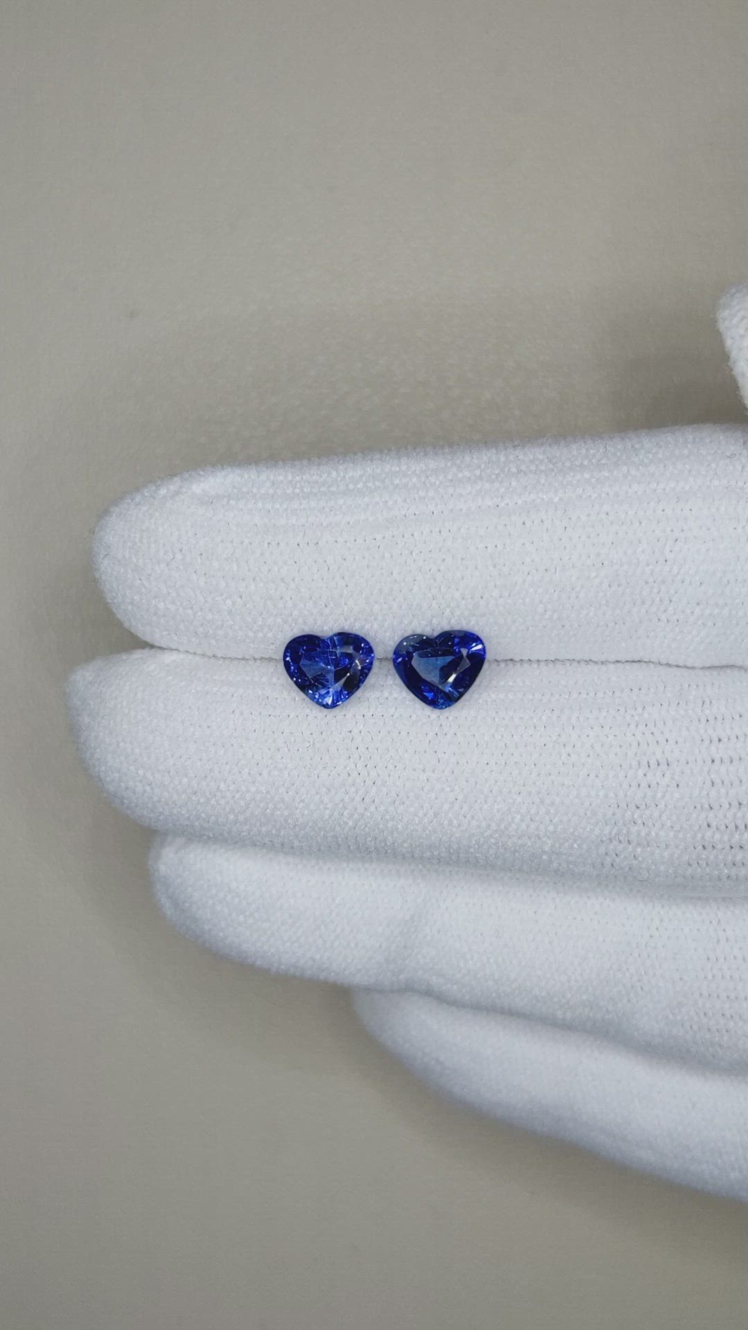 1.78&nbsp;Ct.Tw.Total Carat Weight Blue Sapphire Pair from Ceylon (Sri Lanka) Size Video