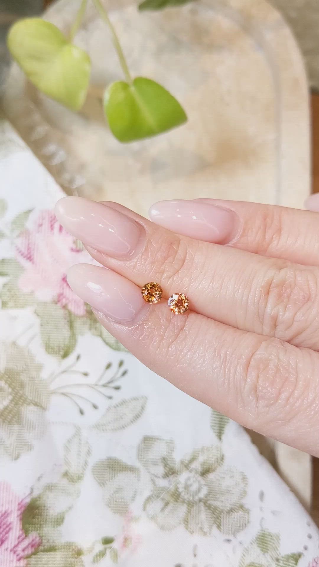 0.89&nbsp;Ct.Tw.Total Carat Weight Orange Sapphire Pair from Montana Size Video