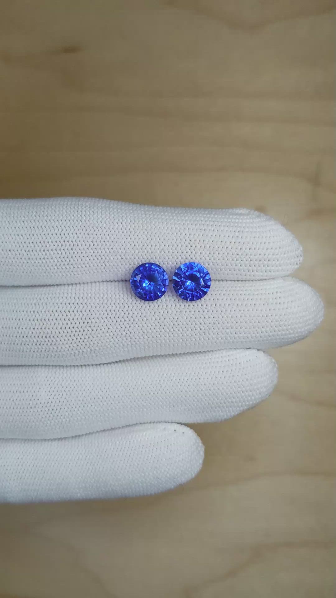 5.13&nbsp;Ct.Tw.Total Carat Weight Blue Sapphire Pair from Ceylon (Sri Lanka) Size Video
